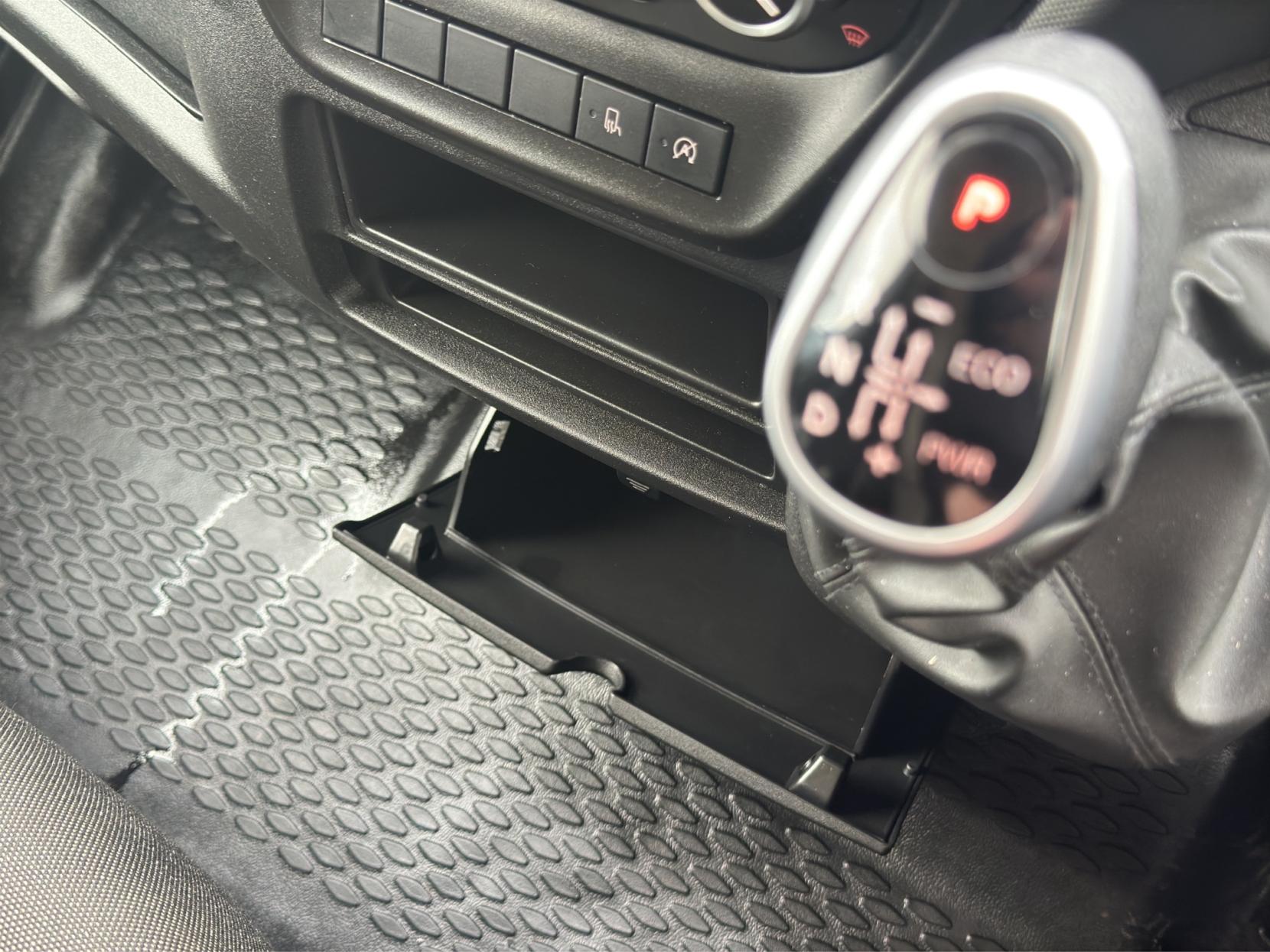 Iveco Daily 2.3 35S 3520L Panel Van LCV (2019 - )