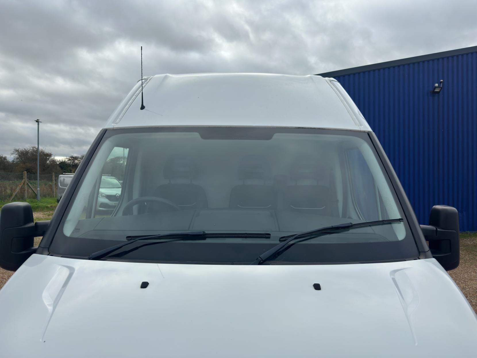 Iveco Daily 2.3 35S 3520L Panel Van LCV (2019 - )