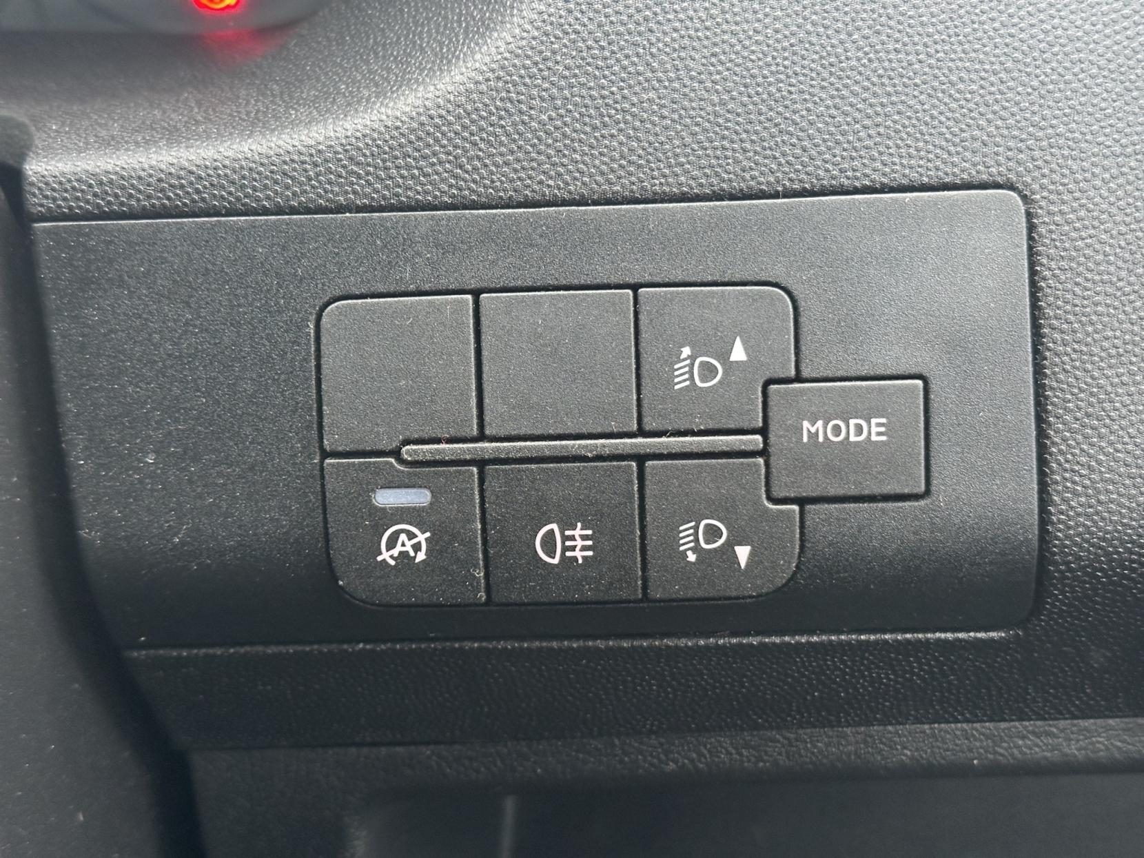 Peugeot Boxer 2.2 BlueHDi 335 Professional Panel Van 5dr Diesel Manual L3 H2 Euro 6 (s/s) (140 ps)