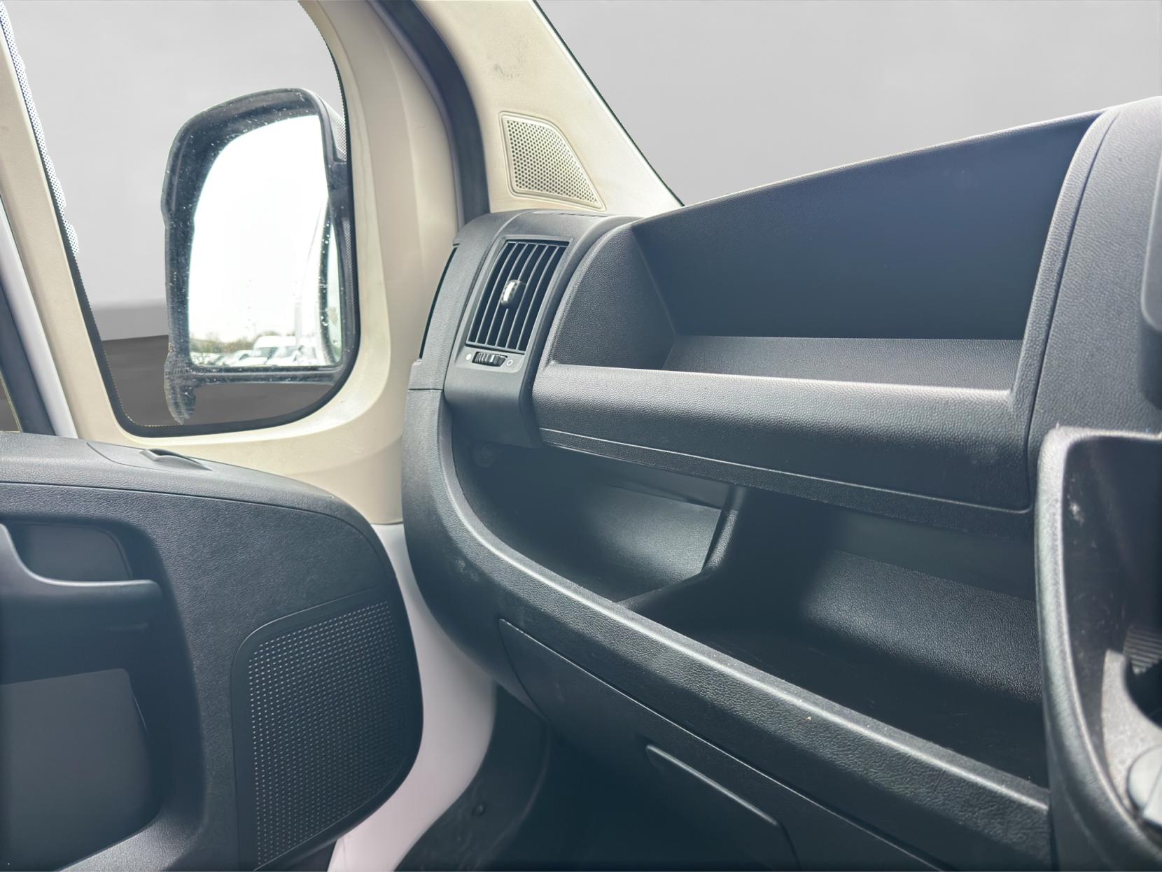 Peugeot Boxer 2.2 BlueHDi 335 Professional Panel Van 5dr Diesel Manual L3 H2 Euro 6 (s/s) (140 ps)