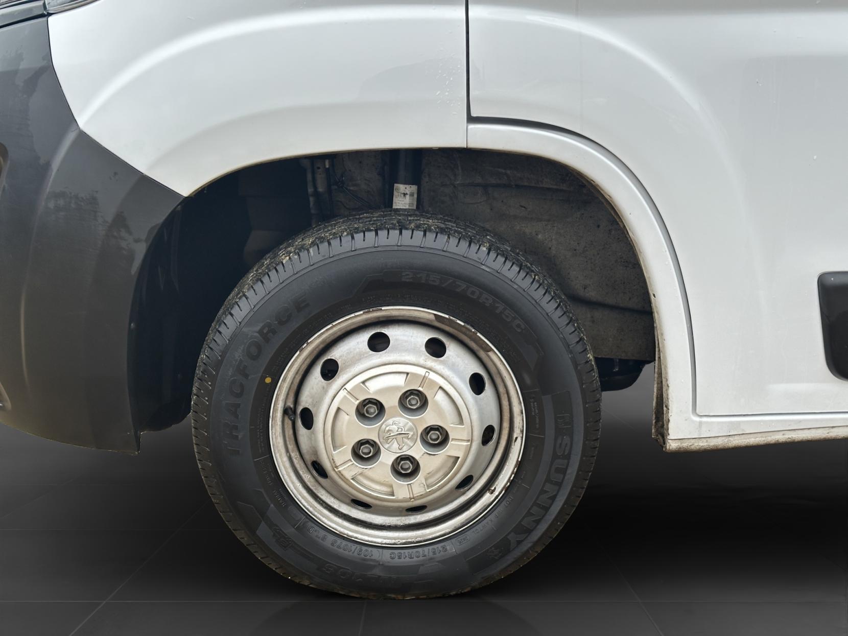 Peugeot Boxer 2.2 BlueHDi 335 Professional Panel Van 5dr Diesel Manual L3 H2 Euro 6 (s/s) (140 ps)