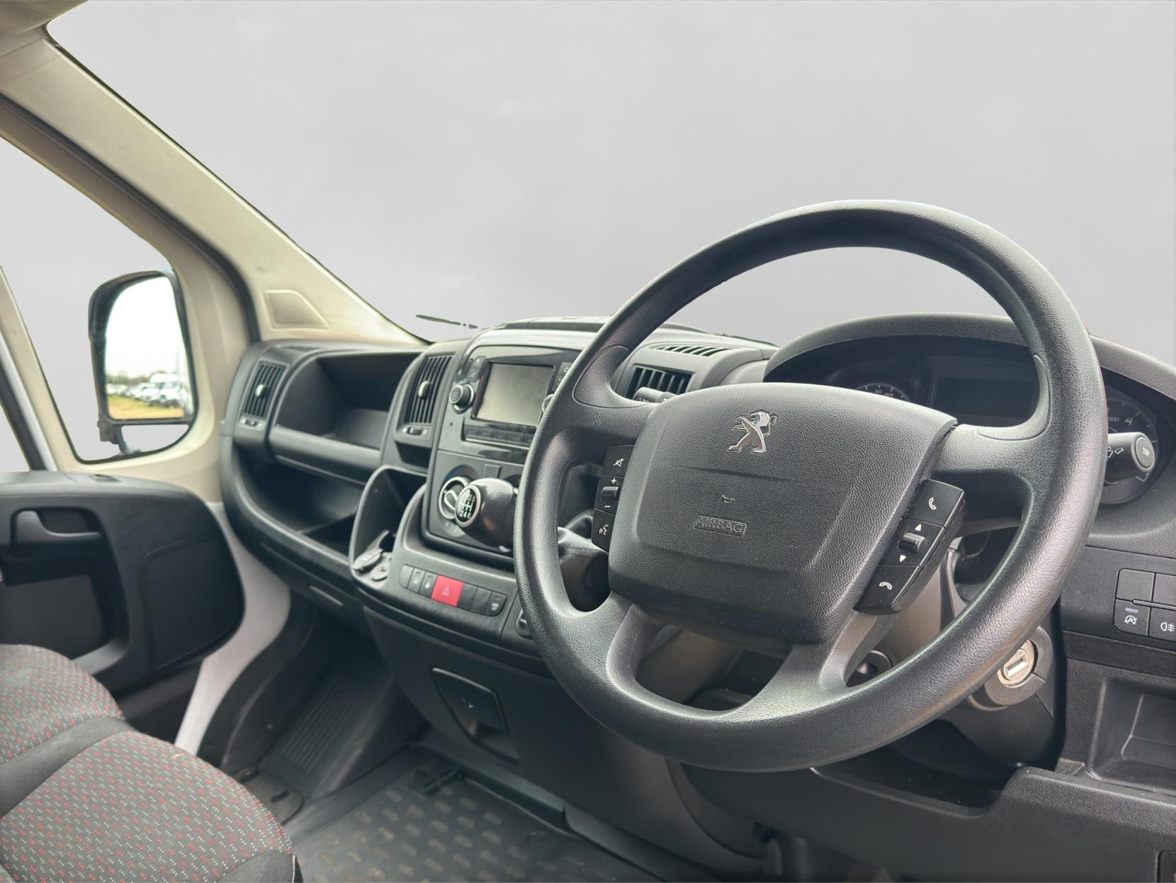 Peugeot Boxer 2.2 BlueHDi 335 Professional Panel Van 5dr Diesel Manual L3 H2 Euro 6 (s/s) (140 ps)