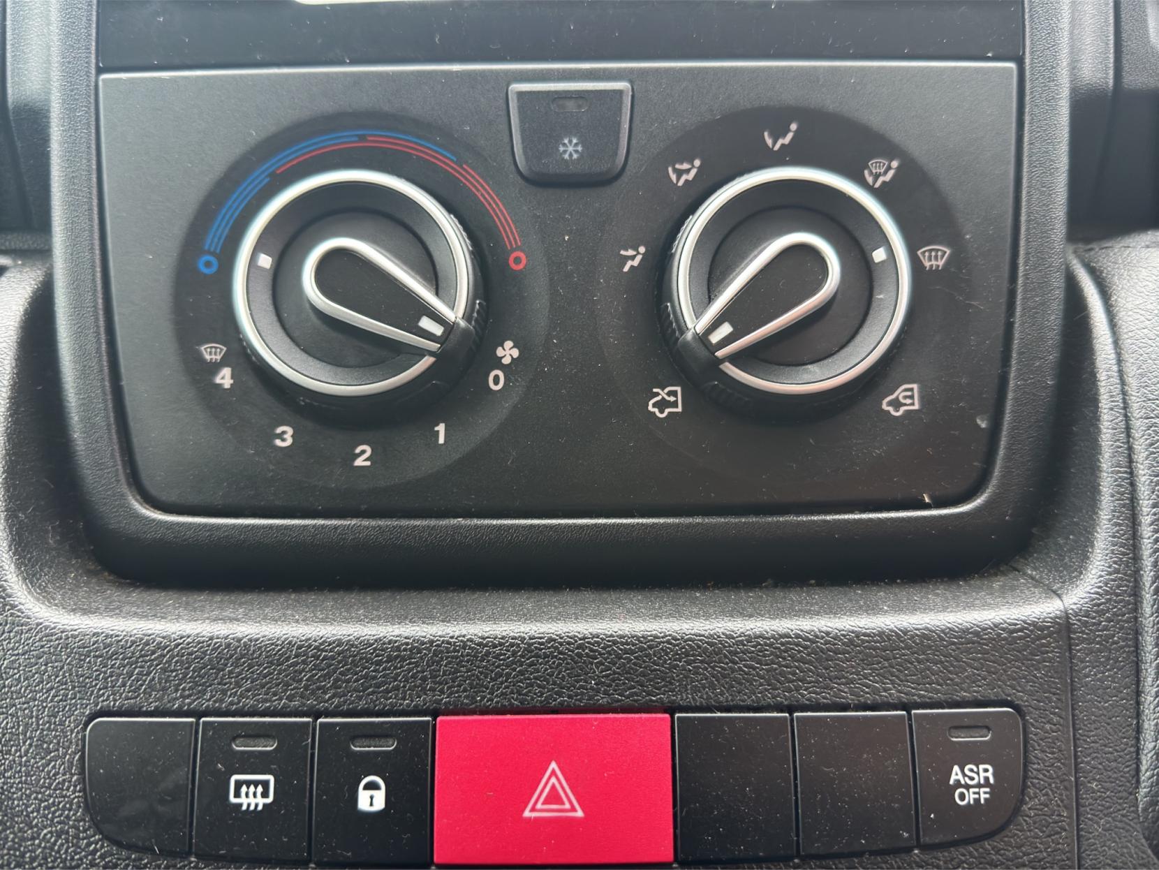 Peugeot Boxer 2.2 BlueHDi 335 Professional Panel Van 5dr Diesel Manual L3 H2 Euro 6 (s/s) (140 ps)