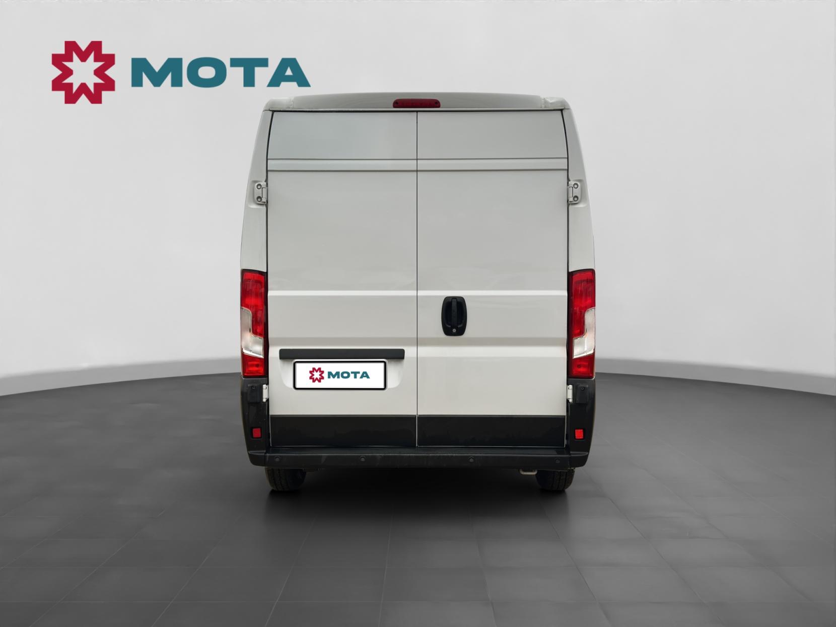 Peugeot Boxer 2.2 BlueHDi 335 Professional Panel Van 5dr Diesel Manual L3 H2 Euro 6 (s/s) (140 ps)