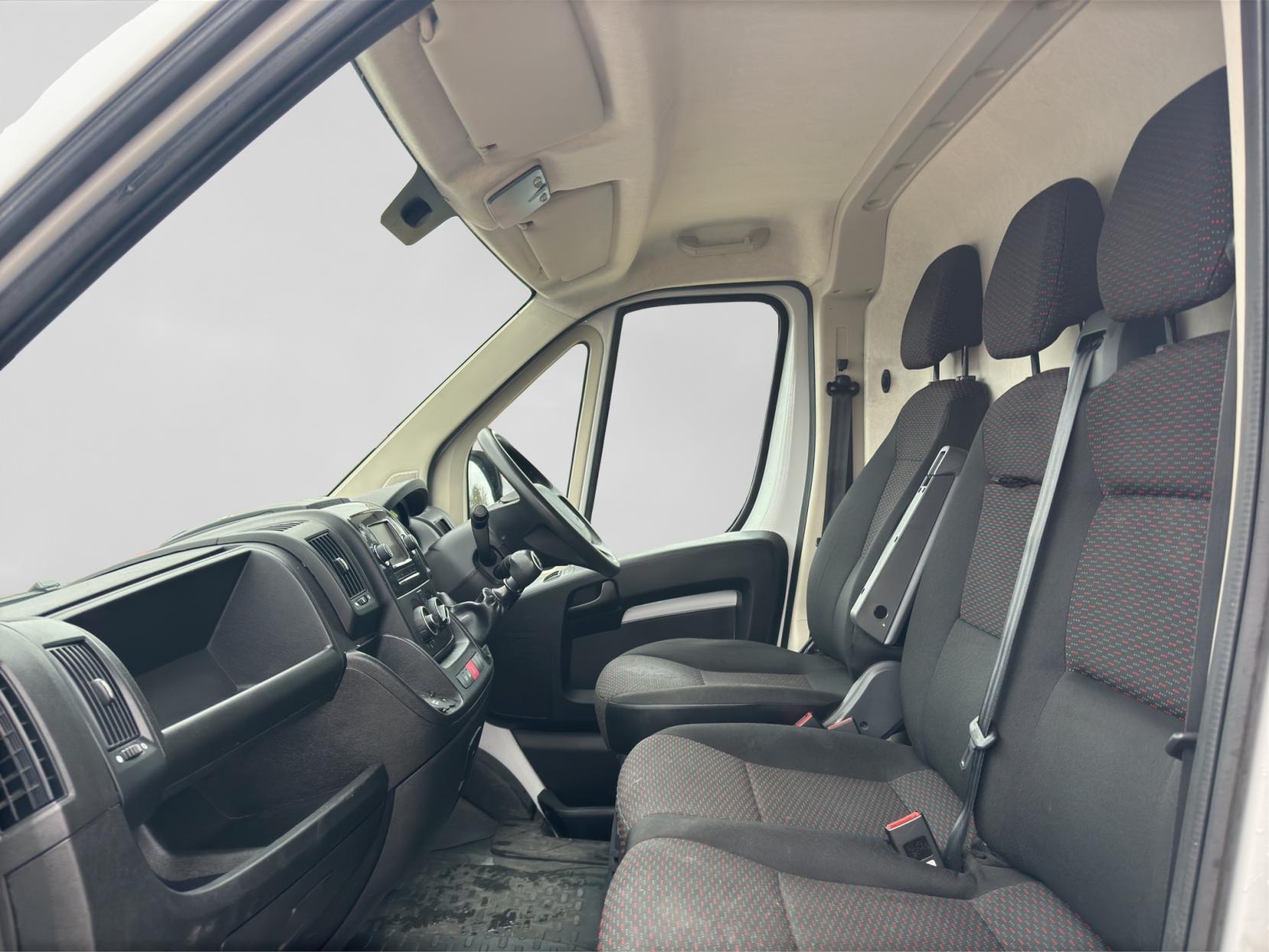 Peugeot Boxer 2.2 BlueHDi 335 Professional Panel Van 5dr Diesel Manual L3 H2 Euro 6 (s/s) (140 ps)