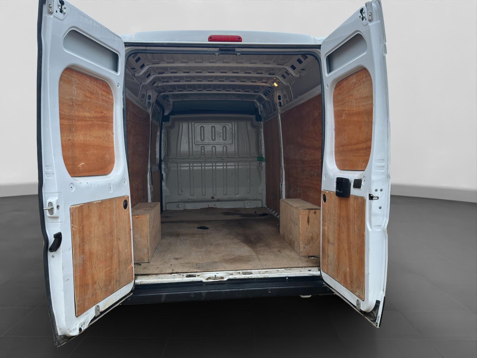 Peugeot Boxer 2.2 BlueHDi 335 Professional Panel Van 5dr Diesel Manual L3 H2 Euro 6 (s/s) (140 ps)