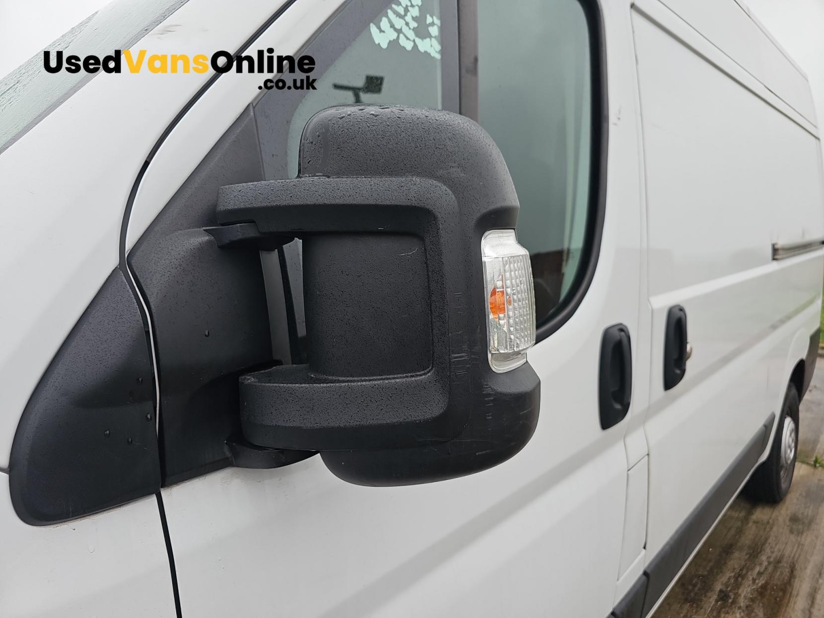 Peugeot Boxer 2.2 BlueHDi 335 Professional Panel Van 5dr Diesel Manual L2 H2 Euro 6 (s/s) (140 ps)