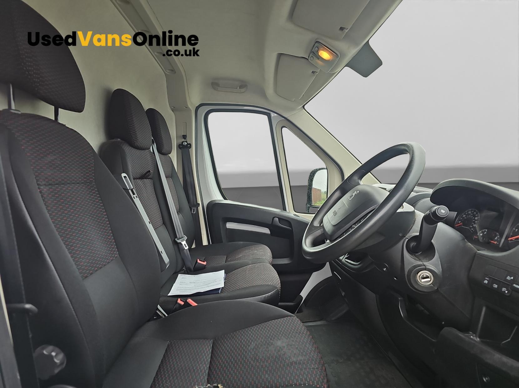 Peugeot Boxer 2.2 BlueHDi 335 Professional Panel Van 5dr Diesel Manual L2 H2 Euro 6 (s/s) (140 ps)