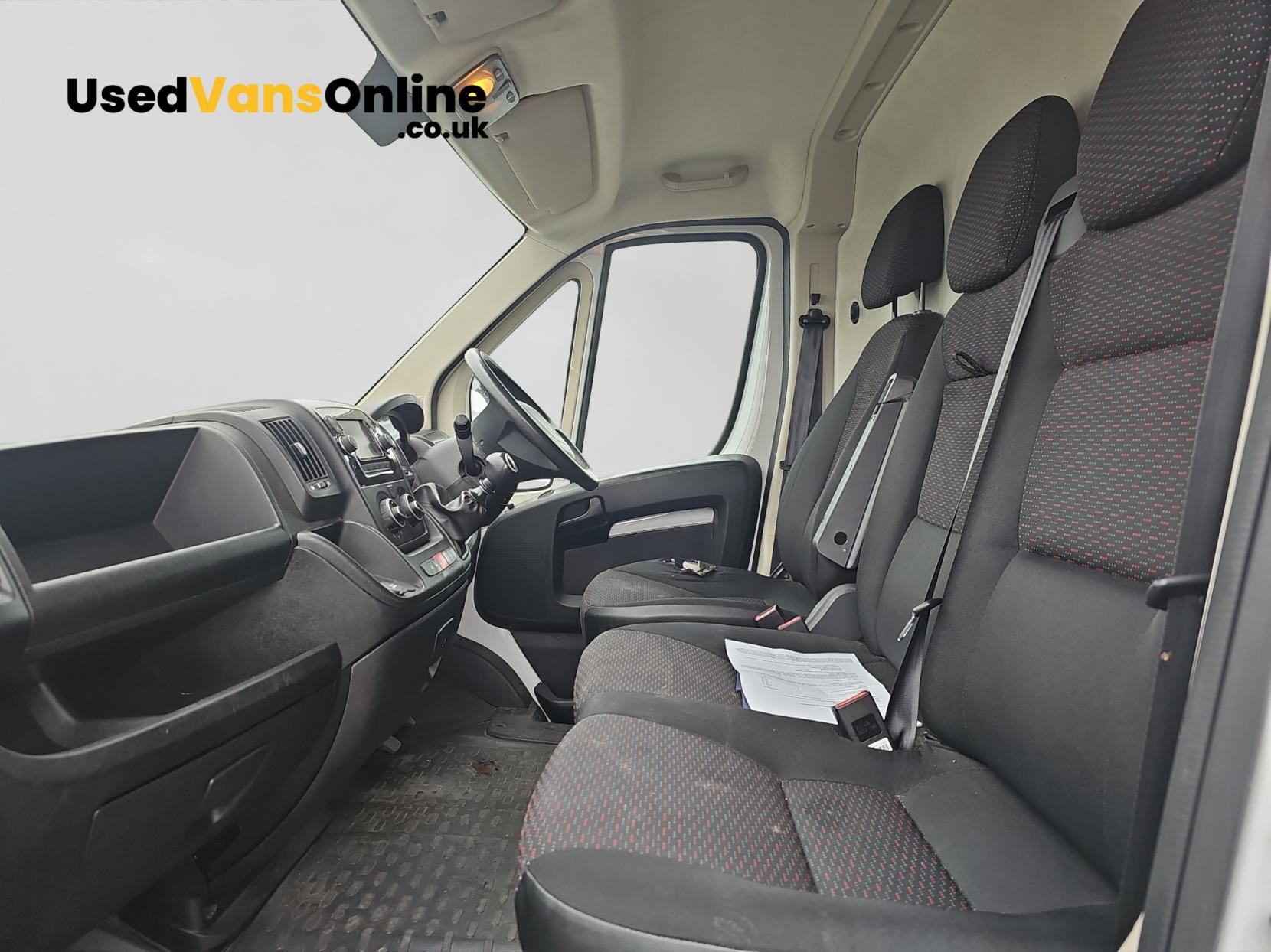 Peugeot Boxer 2.2 BlueHDi 335 Professional Panel Van 5dr Diesel Manual L2 H2 Euro 6 (s/s) (140 ps)