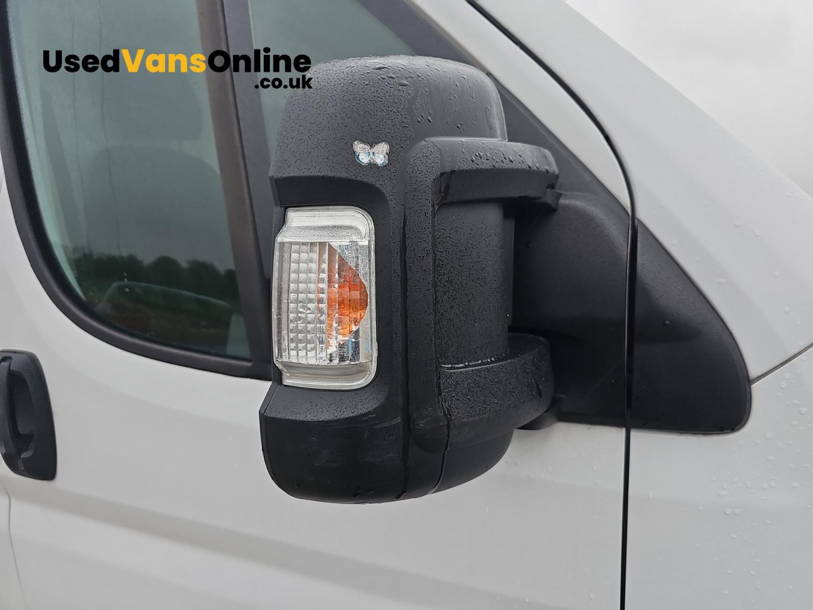 Peugeot Boxer 2.2 BlueHDi 335 Professional Panel Van 5dr Diesel Manual L2 H2 Euro 6 (s/s) (140 ps)
