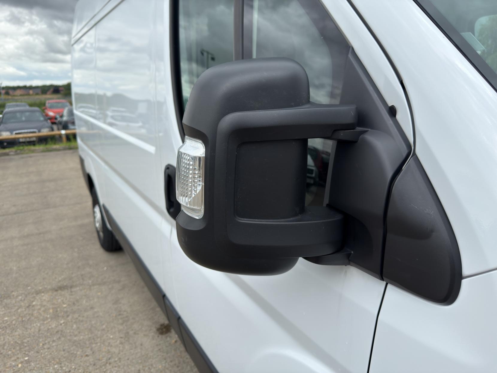 Vauxhall Movano 2.2 CDTi 3500 BiTurbo Dynamic Panel Van 5dr Diesel Manual FWD L2 H2 Euro 6 (s/s) (140 ps)
