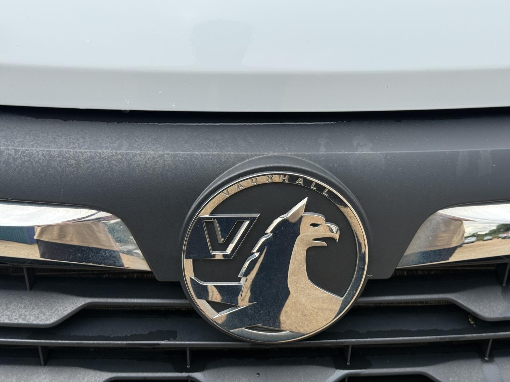 Vauxhall Movano 2.2 CDTi 3500 BiTurbo Dynamic Panel Van 5dr Diesel Manual FWD L2 H2 Euro 6 (s/s) (140 ps)