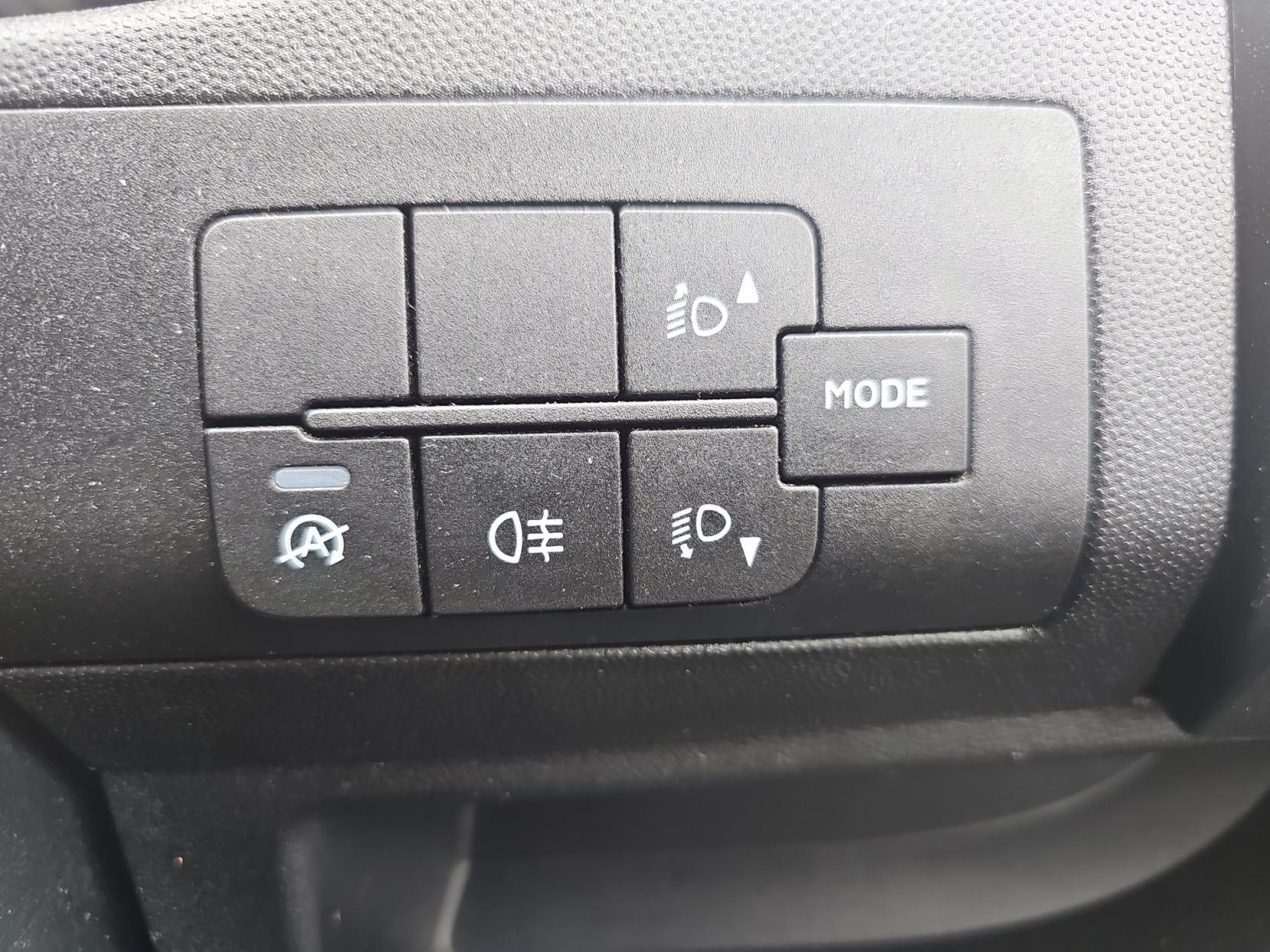 Vauxhall Movano 2.2 CDTi 3500 BiTurbo Dynamic Panel Van 5dr Diesel Manual FWD L2 H2 Euro 6 (s/s) (140 ps)