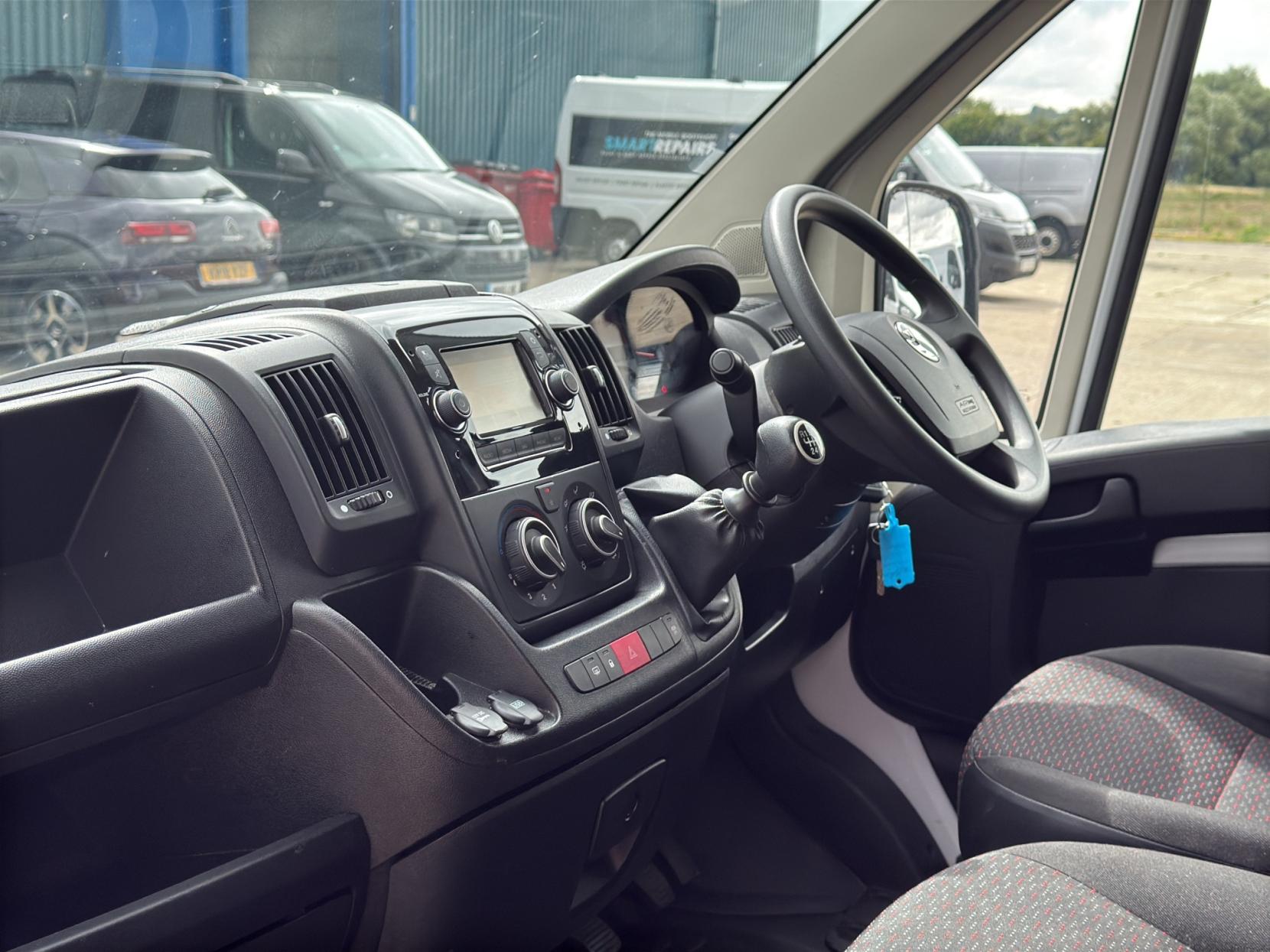 Vauxhall Movano 2.2 CDTi 3500 BiTurbo Dynamic Panel Van 5dr Diesel Manual FWD L2 H2 Euro 6 (s/s) (140 ps)
