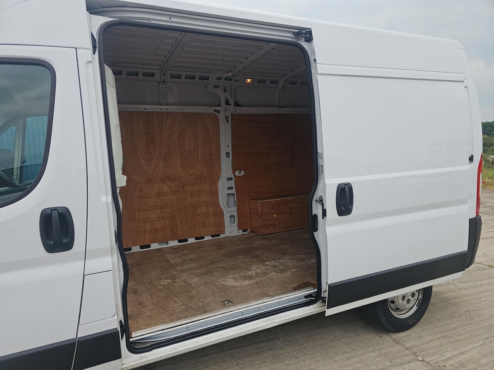 Vauxhall Movano 2.2 CDTi 3500 BiTurbo Dynamic Panel Van 5dr Diesel Manual FWD L2 H2 Euro 6 (s/s) (140 ps)