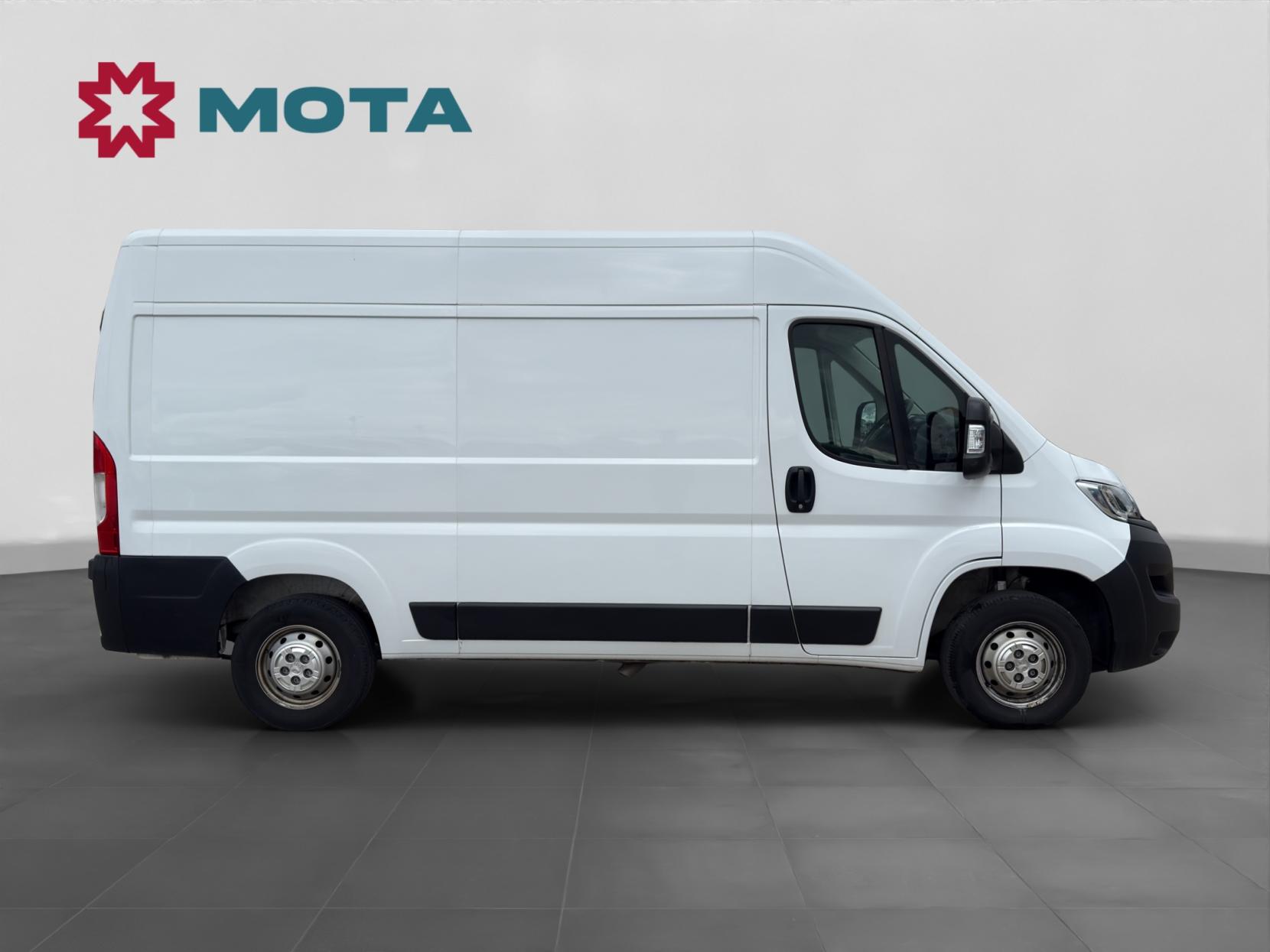 Vauxhall Movano 2.2 CDTi 3500 BiTurbo Dynamic Panel Van 5dr Diesel Manual FWD L2 H2 Euro 6 (s/s) (140 ps)