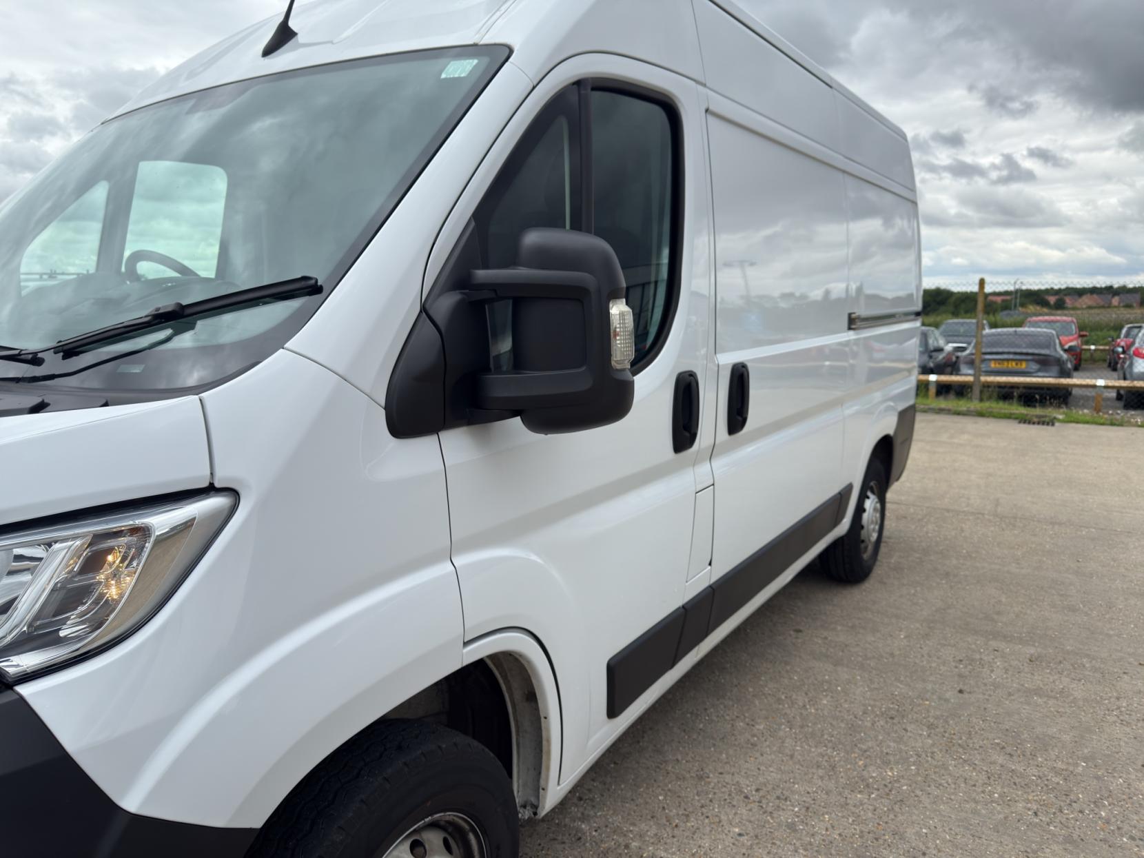 Vauxhall Movano 2.2 CDTi 3500 BiTurbo Dynamic Panel Van 5dr Diesel Manual FWD L2 H2 Euro 6 (s/s) (140 ps)