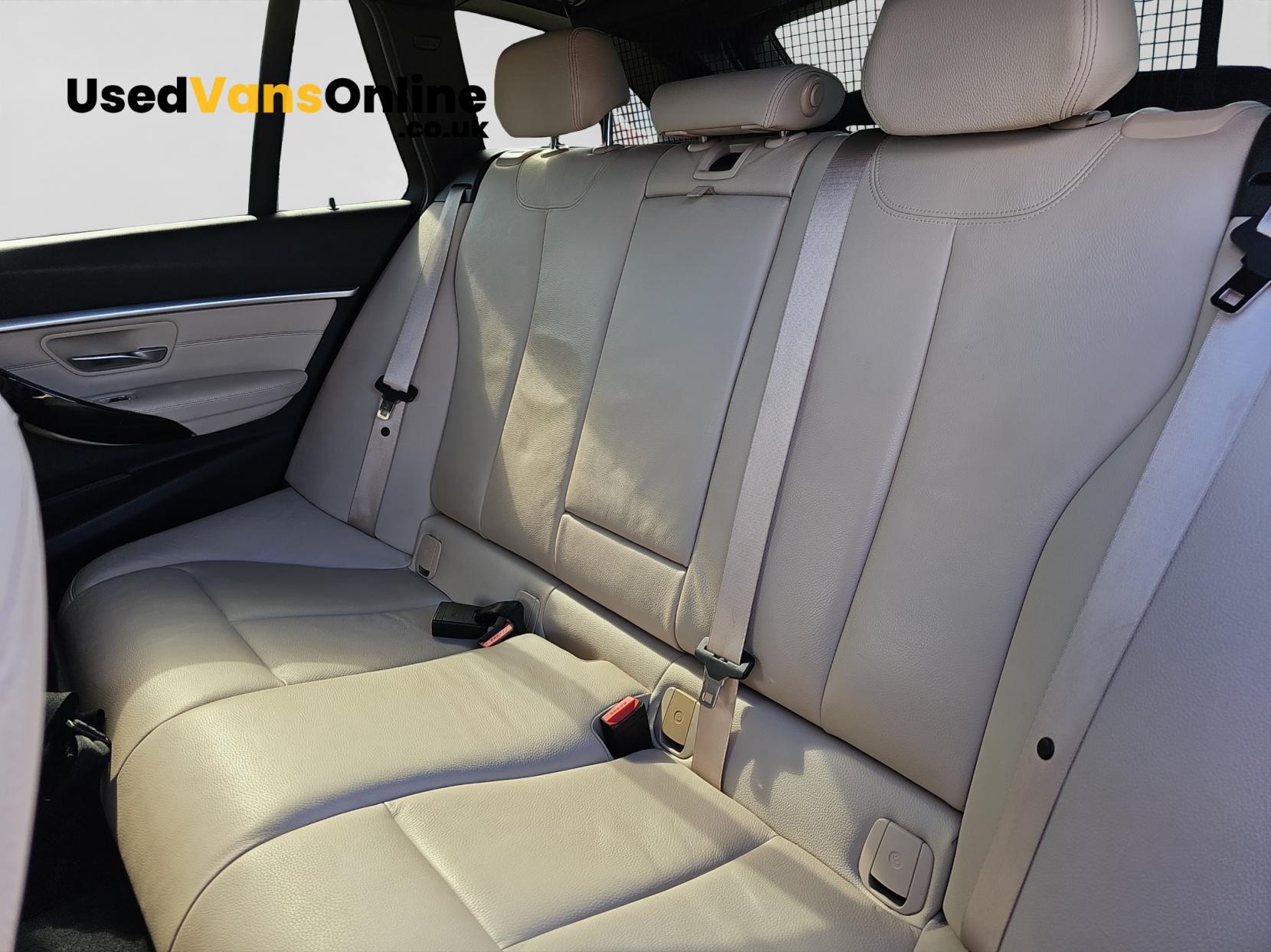BMW 3 Series 2.0 320d M Sport Shadow Edition Touring 5dr Diesel Auto xDrive Euro 6 (s/s) (190 ps)