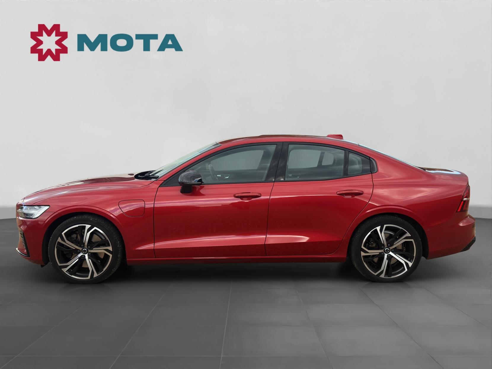 Volvo S60 2.0h T8 Recharge 18.8kWh R-Design Saloon 4dr Petrol Plug-in Hybrid Auto AWD Euro 6 (s/s) (455 ps)