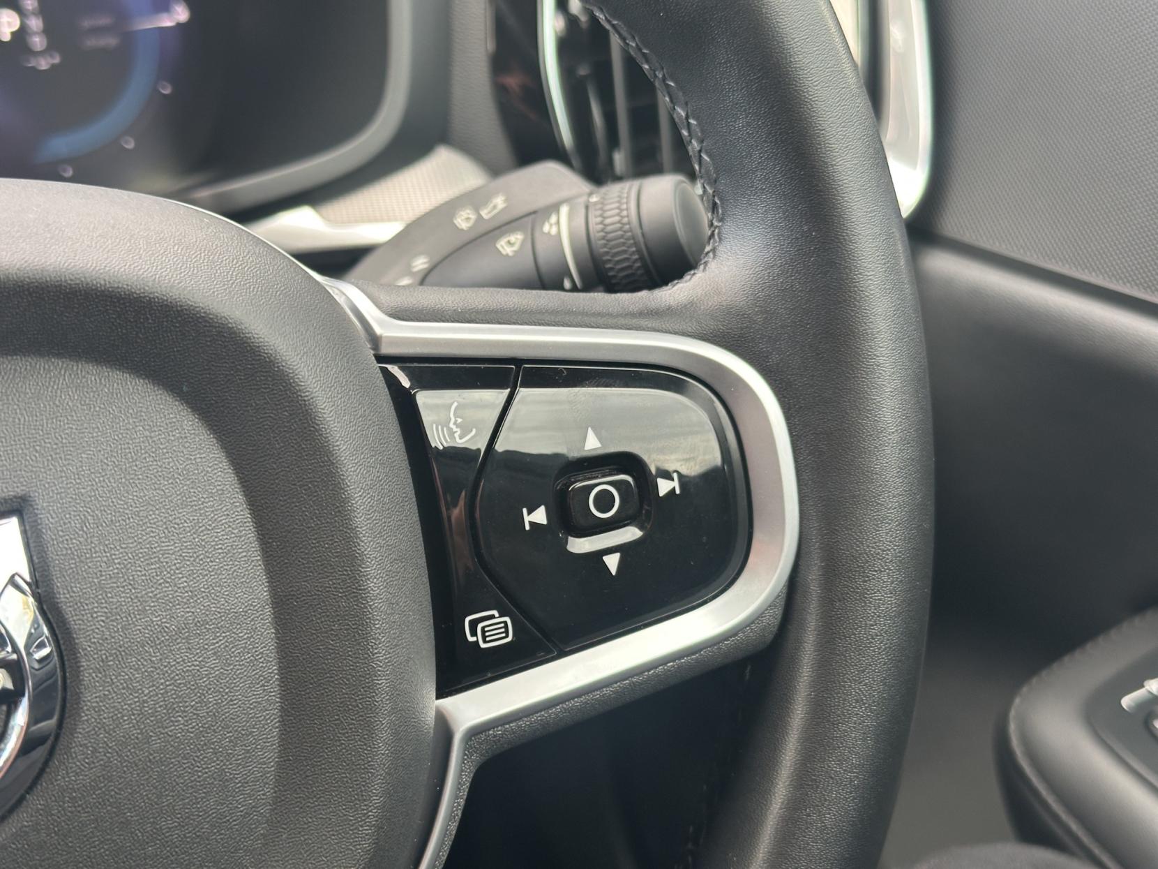 Volvo S60 2.0h T8 Recharge 18.8kWh R-Design Saloon 4dr Petrol Plug-in Hybrid Auto AWD Euro 6 (s/s) (455 ps)