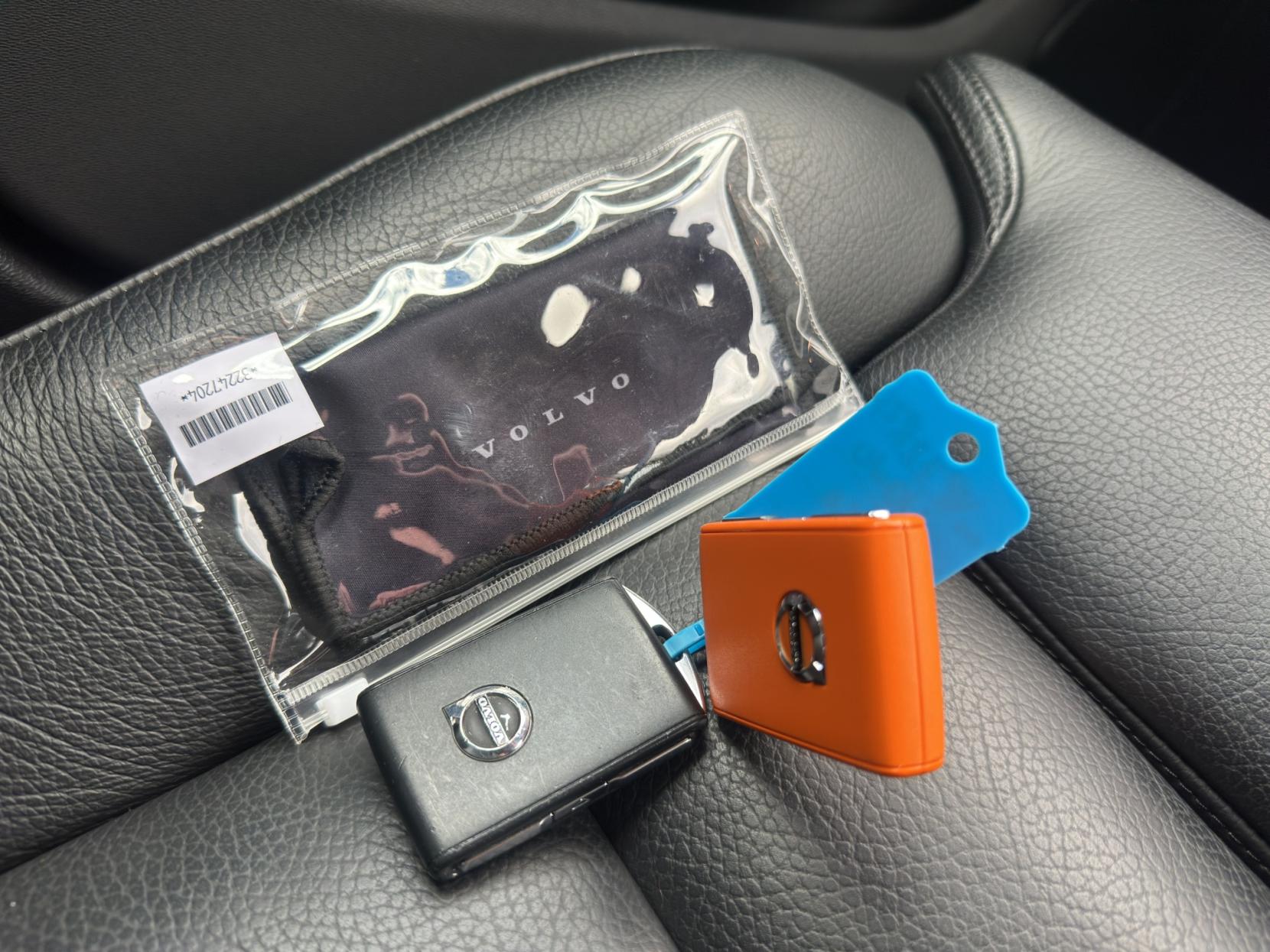 Volvo S60 2.0h T8 Recharge 18.8kWh R-Design Saloon 4dr Petrol Plug-in Hybrid Auto AWD Euro 6 (s/s) (455 ps)