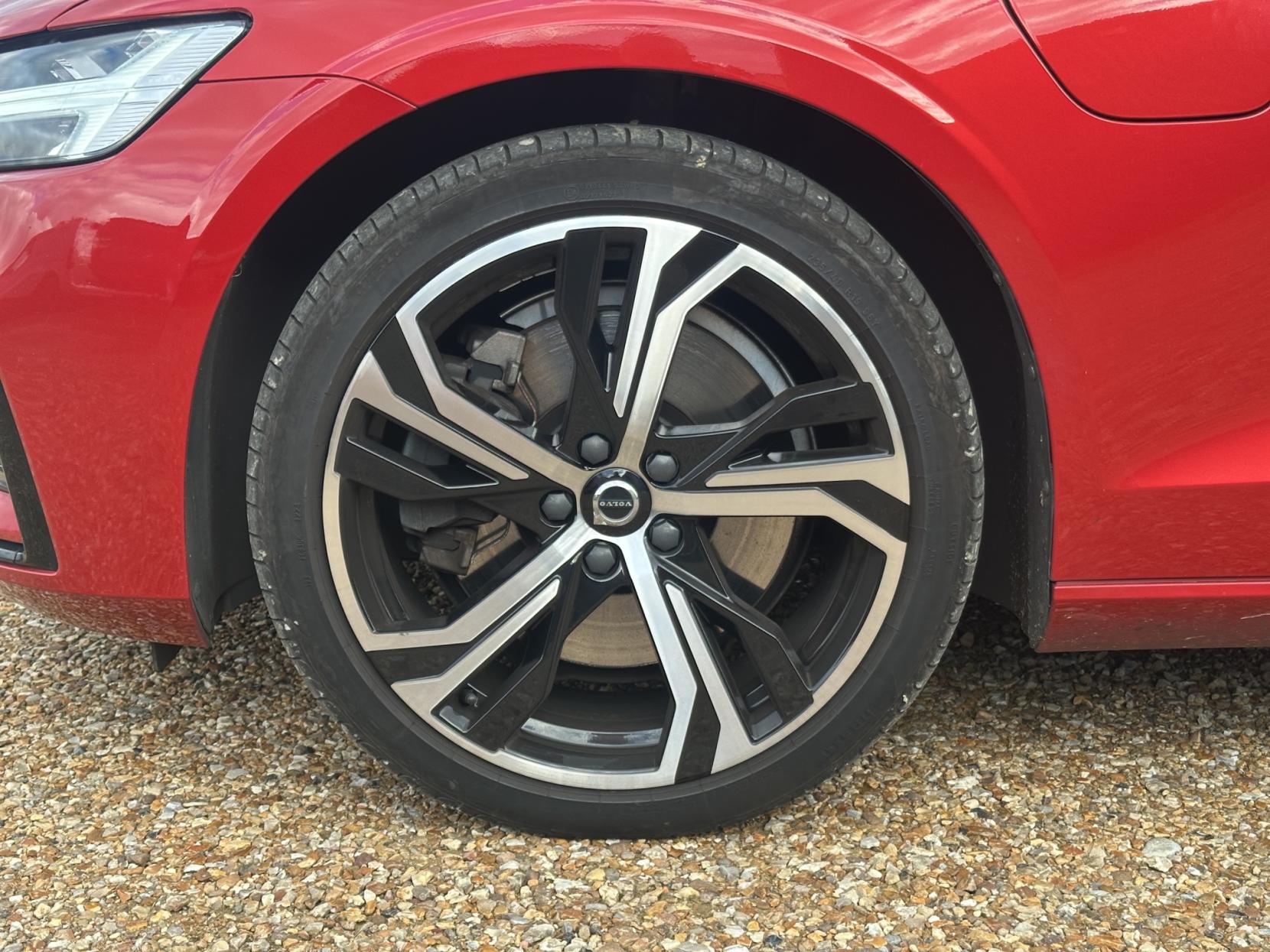 Volvo S60 2.0h T8 Recharge 18.8kWh R-Design Saloon 4dr Petrol Plug-in Hybrid Auto AWD Euro 6 (s/s) (455 ps)