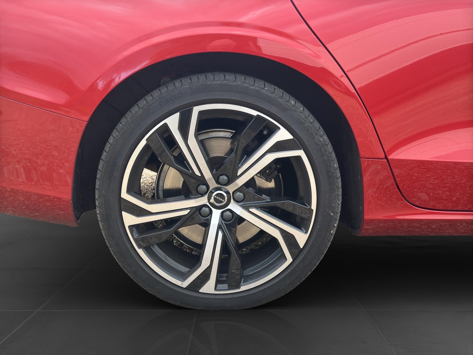 Volvo S60 2.0h T8 Recharge 18.8kWh R-Design Saloon 4dr Petrol Plug-in Hybrid Auto AWD Euro 6 (s/s) (455 ps)