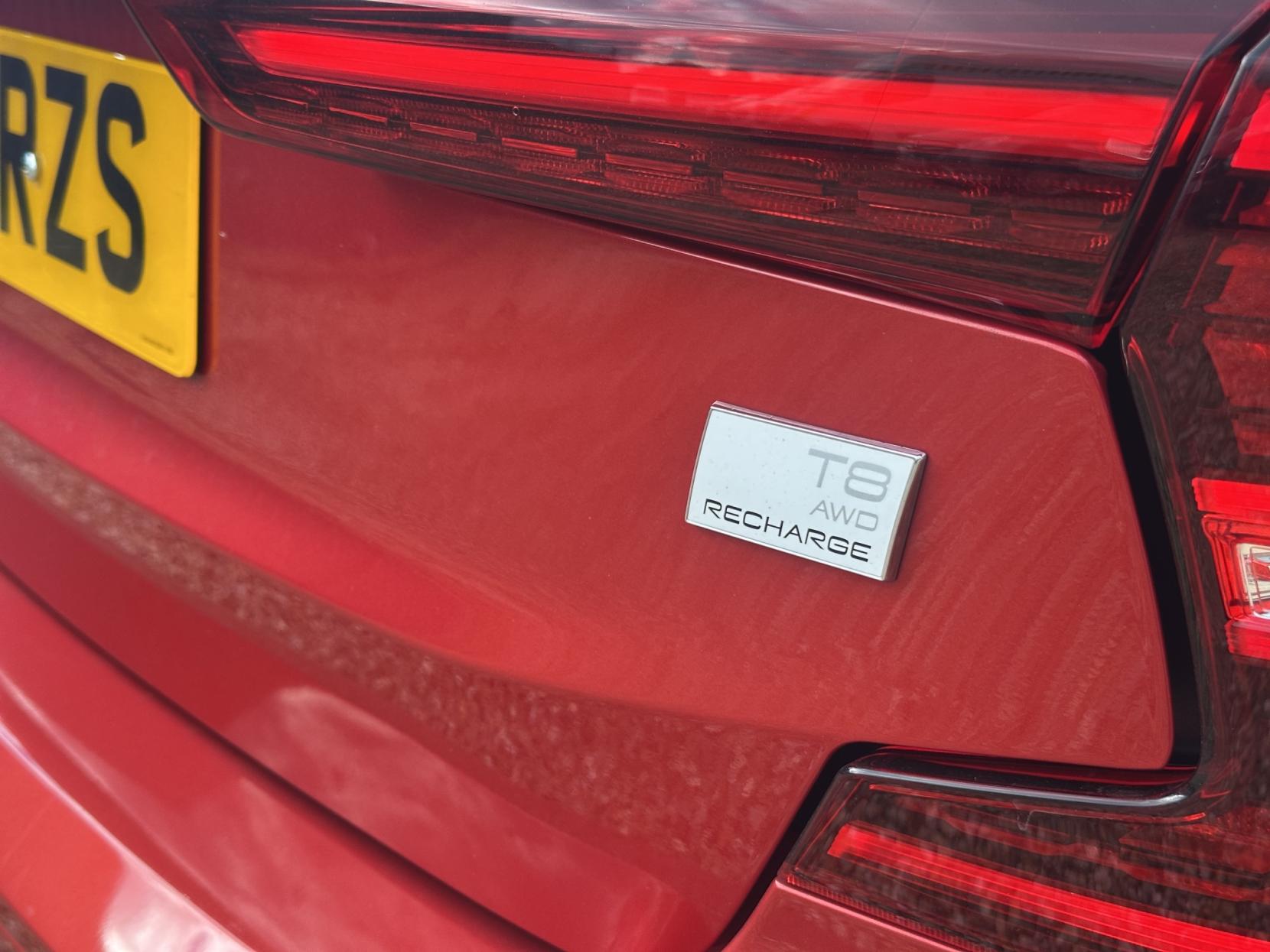 Volvo S60 2.0h T8 Recharge 18.8kWh R-Design Saloon 4dr Petrol Plug-in Hybrid Auto AWD Euro 6 (s/s) (455 ps)