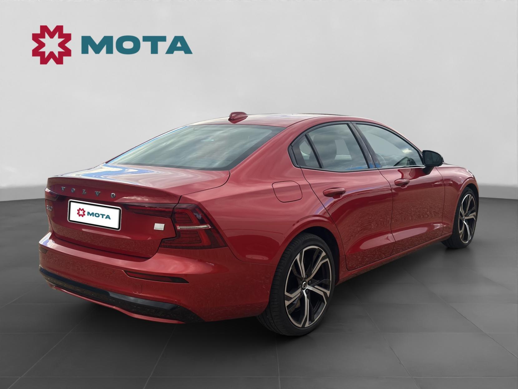 Volvo S60 2.0h T8 Recharge 18.8kWh R-Design Saloon 4dr Petrol Plug-in Hybrid Auto AWD Euro 6 (s/s) (455 ps)