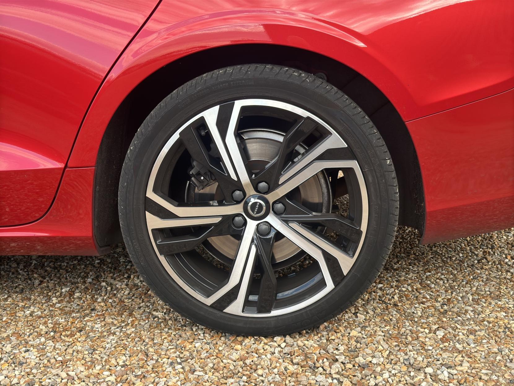 Volvo S60 2.0h T8 Recharge 18.8kWh R-Design Saloon 4dr Petrol Plug-in Hybrid Auto AWD Euro 6 (s/s) (455 ps)