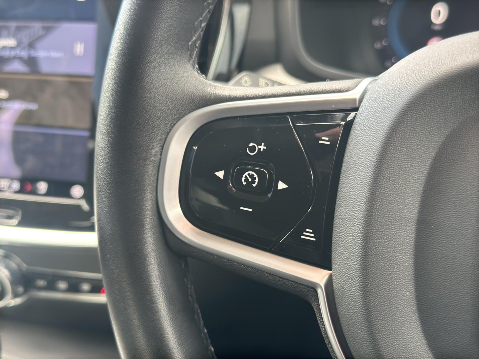 Volvo S60 2.0h T8 Recharge 18.8kWh R-Design Saloon 4dr Petrol Plug-in Hybrid Auto AWD Euro 6 (s/s) (455 ps)