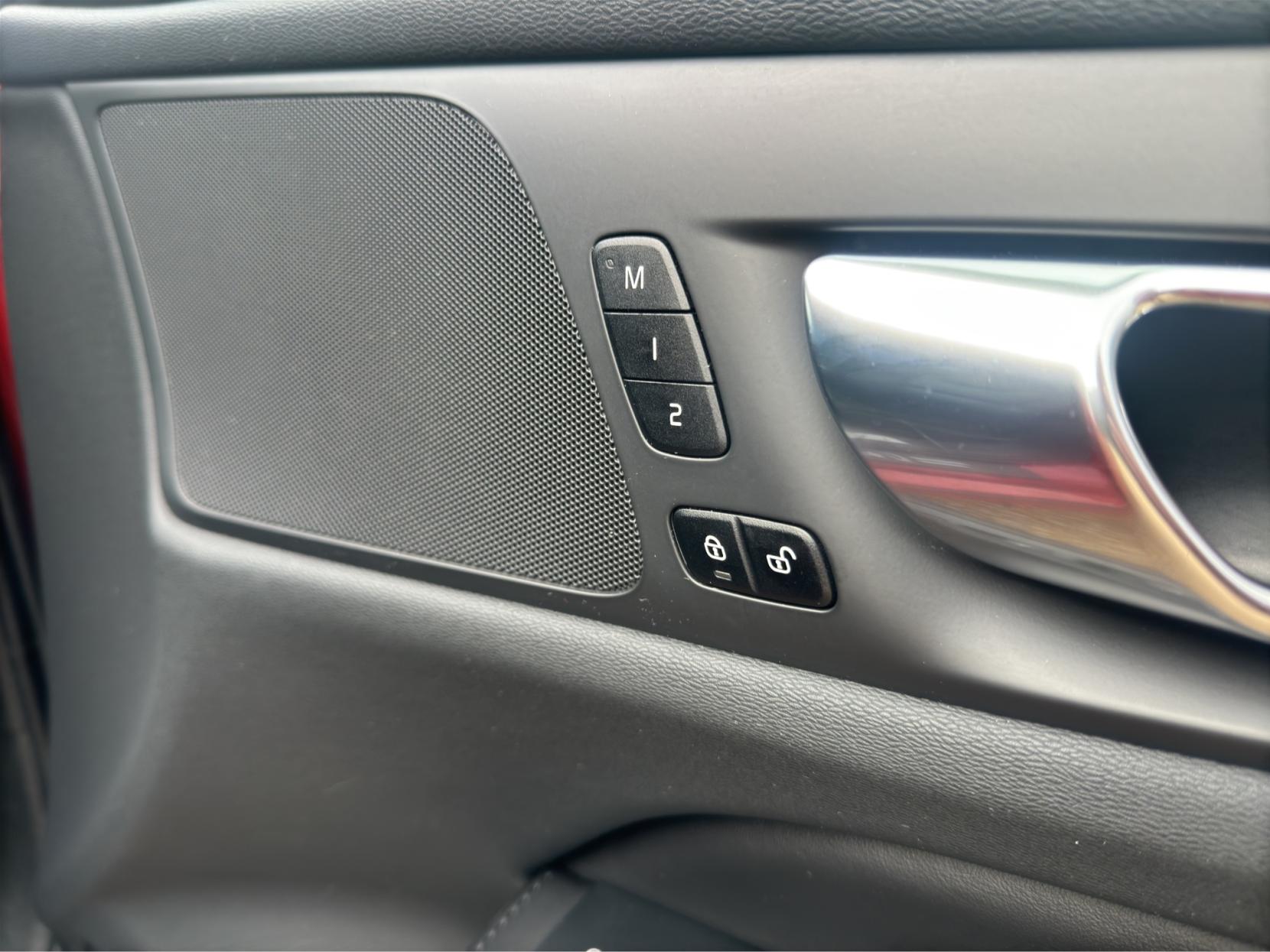 Volvo S60 2.0h T8 Recharge 18.8kWh R-Design Saloon 4dr Petrol Plug-in Hybrid Auto AWD Euro 6 (s/s) (455 ps)