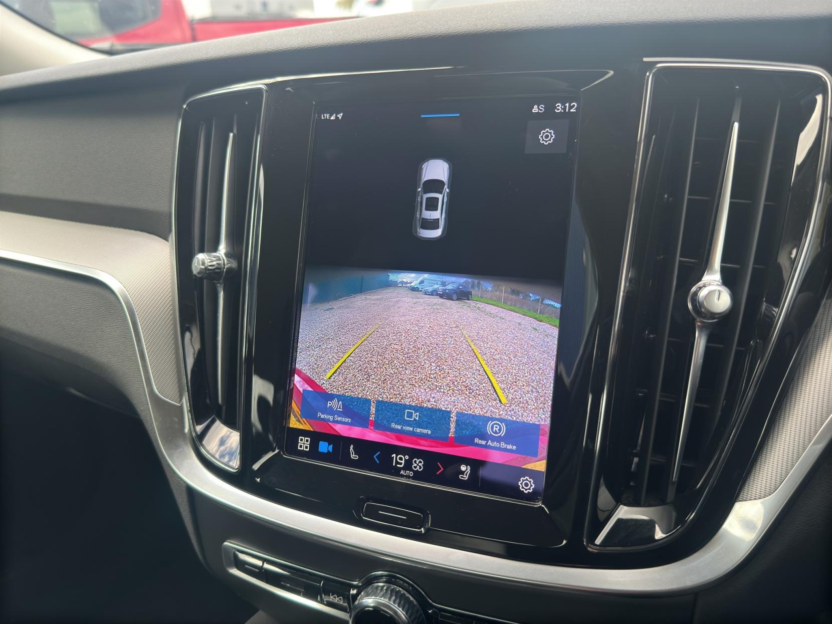 Volvo S60 2.0h T8 Recharge 18.8kWh R-Design Saloon 4dr Petrol Plug-in Hybrid Auto AWD Euro 6 (s/s) (455 ps)