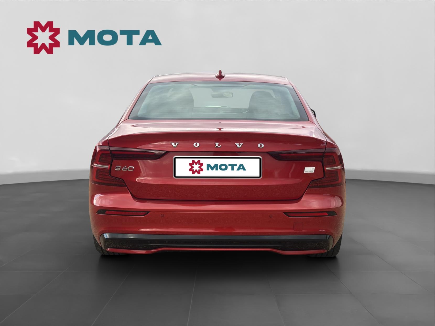 Volvo S60 2.0h T8 Recharge 18.8kWh R-Design Saloon 4dr Petrol Plug-in Hybrid Auto AWD Euro 6 (s/s) (455 ps)