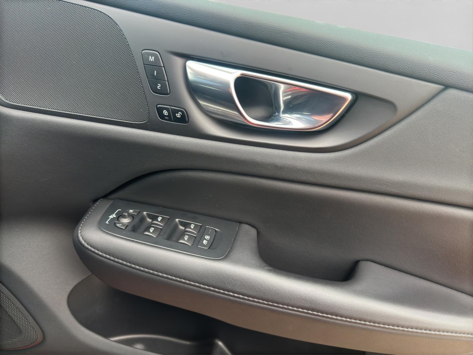 Volvo S60 2.0h T8 Recharge 18.8kWh R-Design Saloon 4dr Petrol Plug-in Hybrid Auto AWD Euro 6 (s/s) (455 ps)