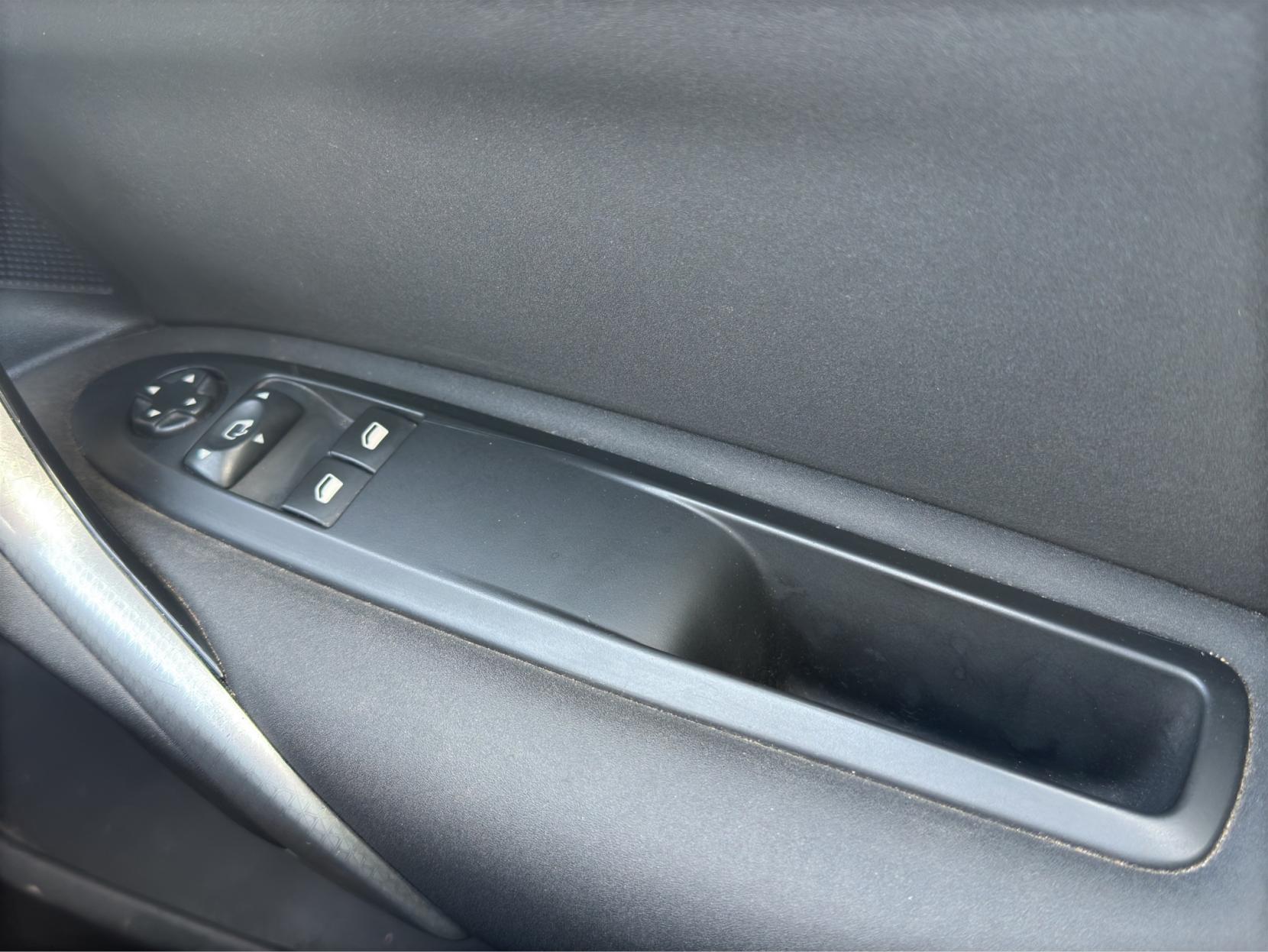 DS AUTOMOBILES DS 4 1.6 BlueHDi Prestige Hatchback 5dr Diesel Manual Euro 6 (s/s) (120 ps)