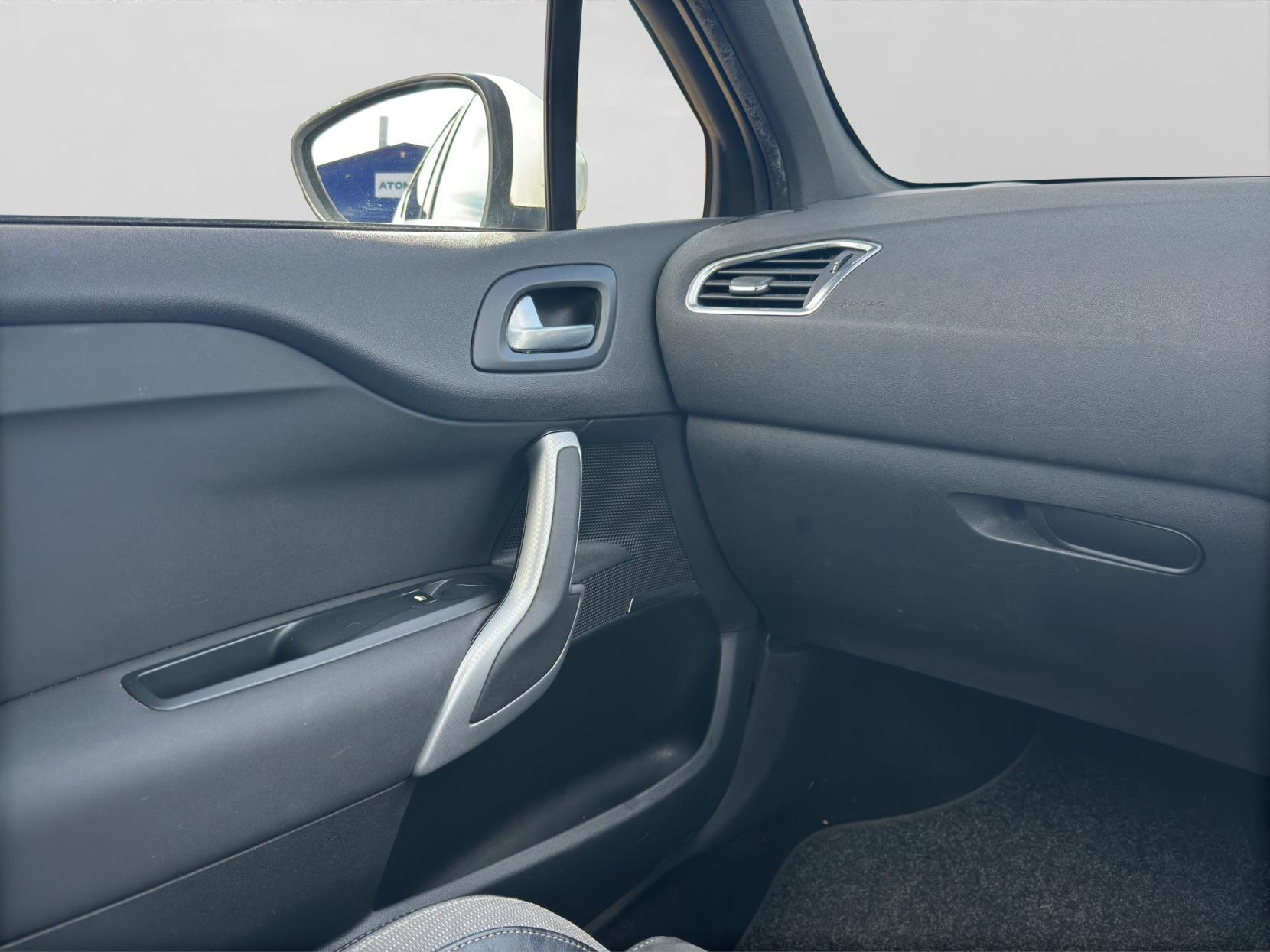 DS AUTOMOBILES DS 4 1.6 BlueHDi Prestige Hatchback 5dr Diesel Manual Euro 6 (s/s) (120 ps)