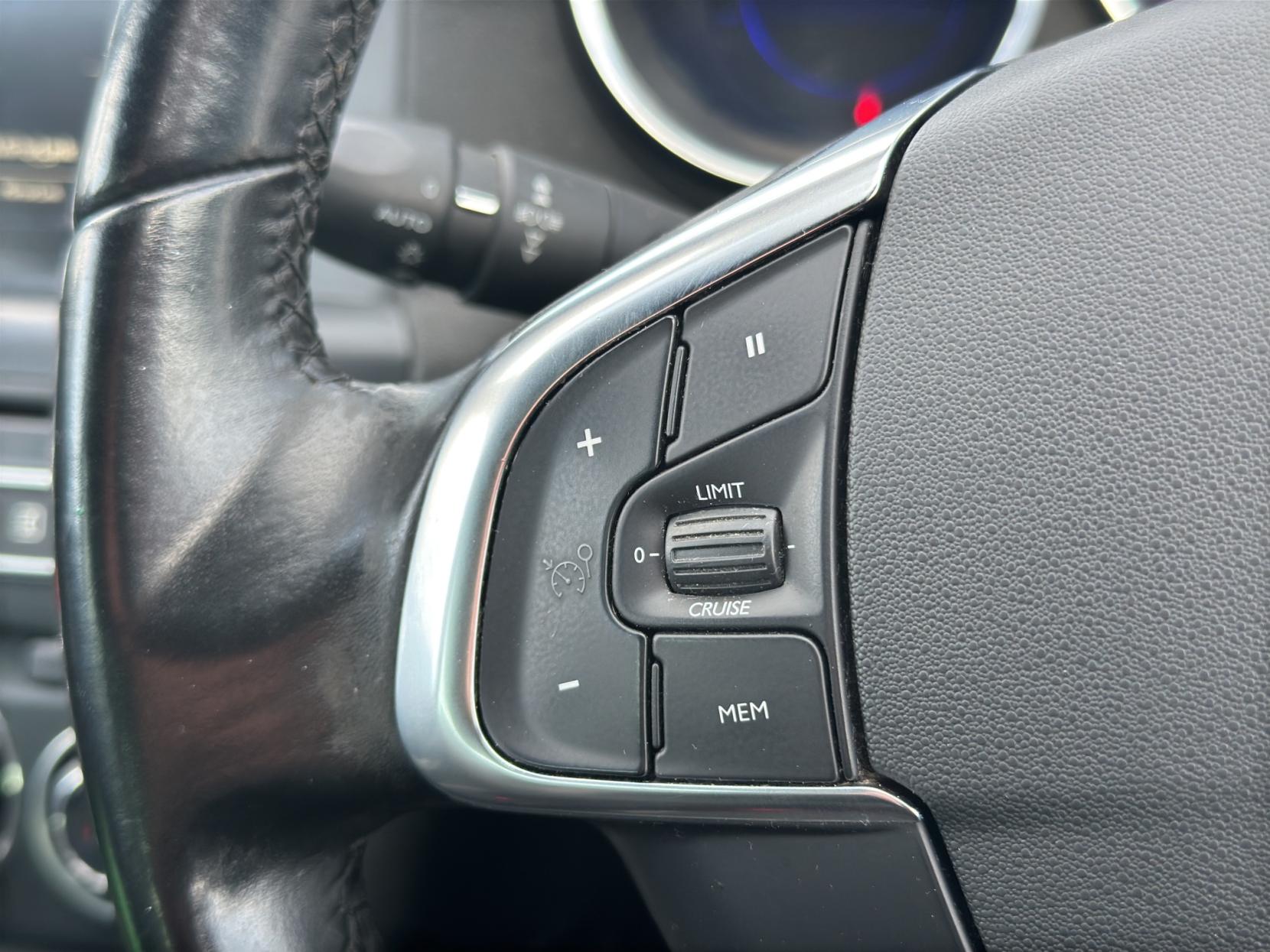 DS AUTOMOBILES DS 4 1.6 BlueHDi Prestige Hatchback 5dr Diesel Manual Euro 6 (s/s) (120 ps)