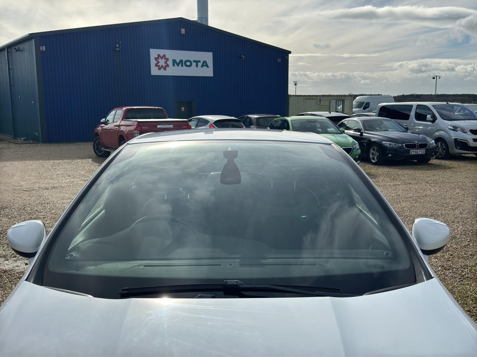 DS AUTOMOBILES DS 4 1.6 BlueHDi Prestige Hatchback 5dr Diesel Manual Euro 6 (s/s) (120 ps)