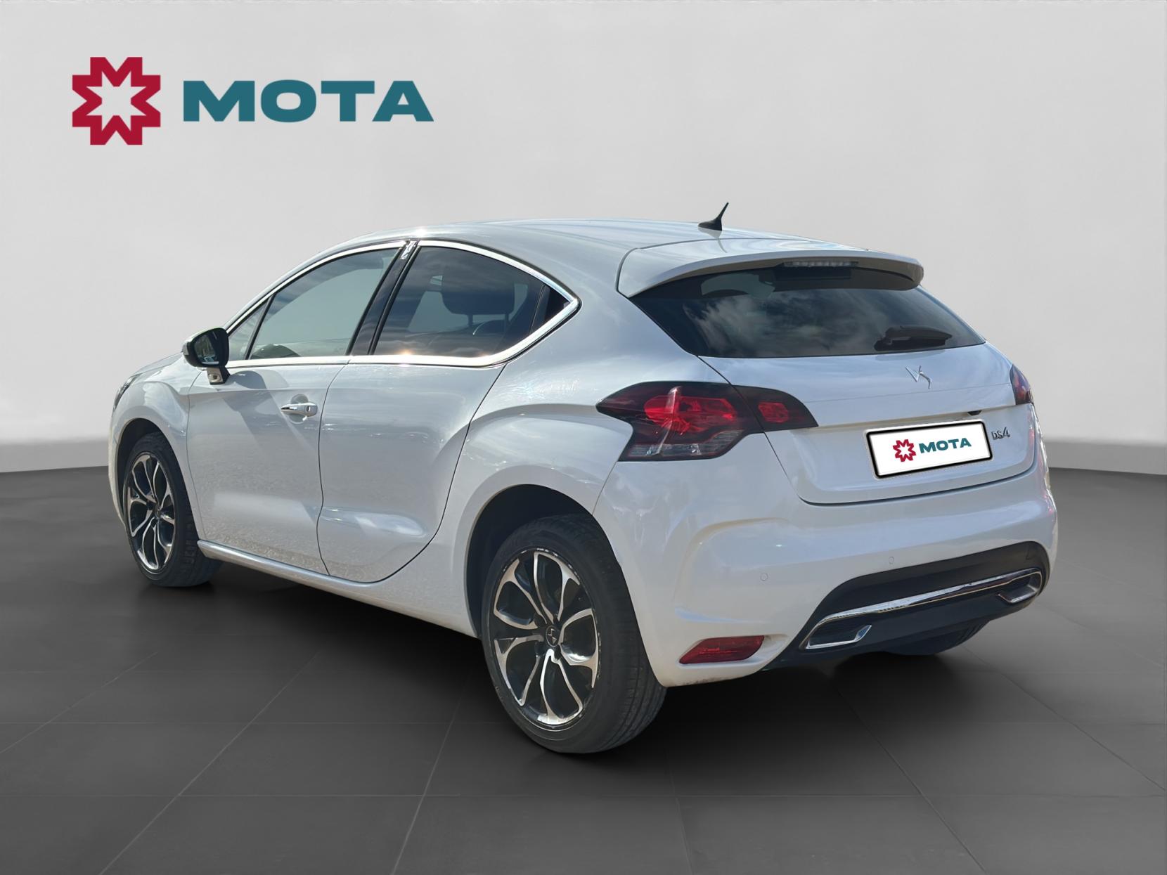 DS AUTOMOBILES DS 4 1.6 BlueHDi Prestige Hatchback 5dr Diesel Manual Euro 6 (s/s) (120 ps)