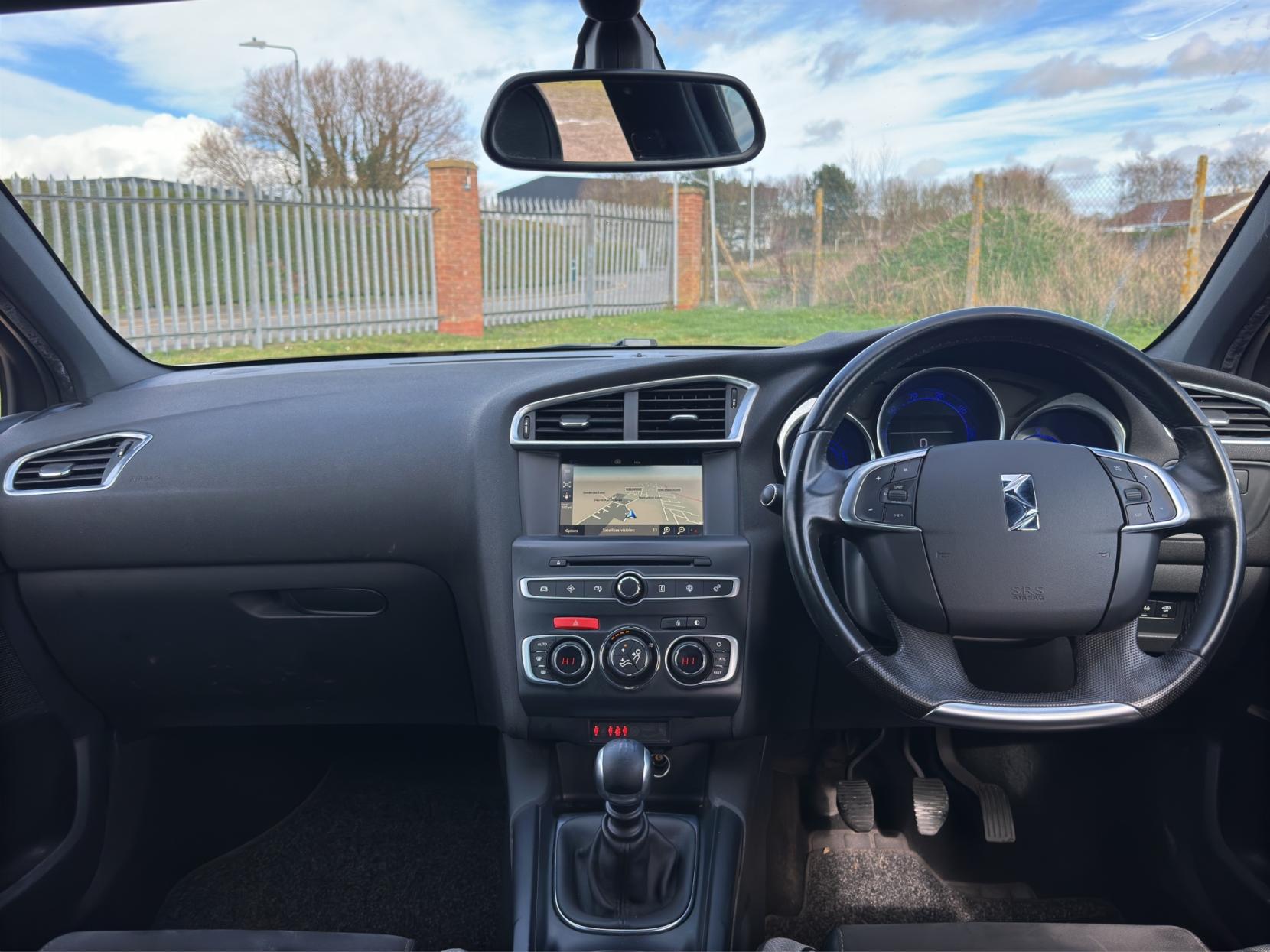 DS AUTOMOBILES DS 4 1.6 BlueHDi Prestige Hatchback 5dr Diesel Manual Euro 6 (s/s) (120 ps)