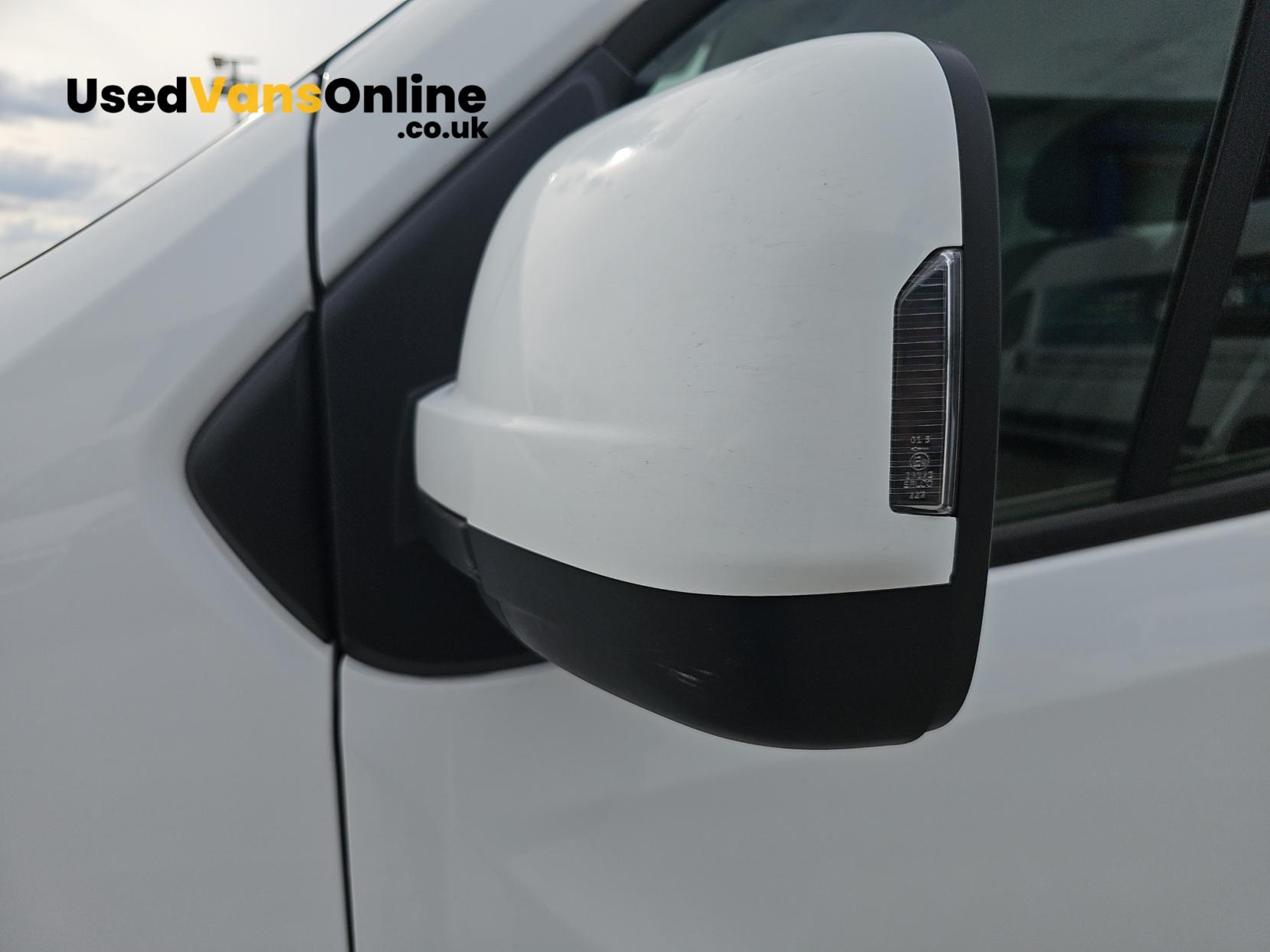 Renault Trafic 2.0 dCi Blue 30 Sport Panel Van 5dr Diesel Manual LWB Euro 6 (s/s) (130 ps)