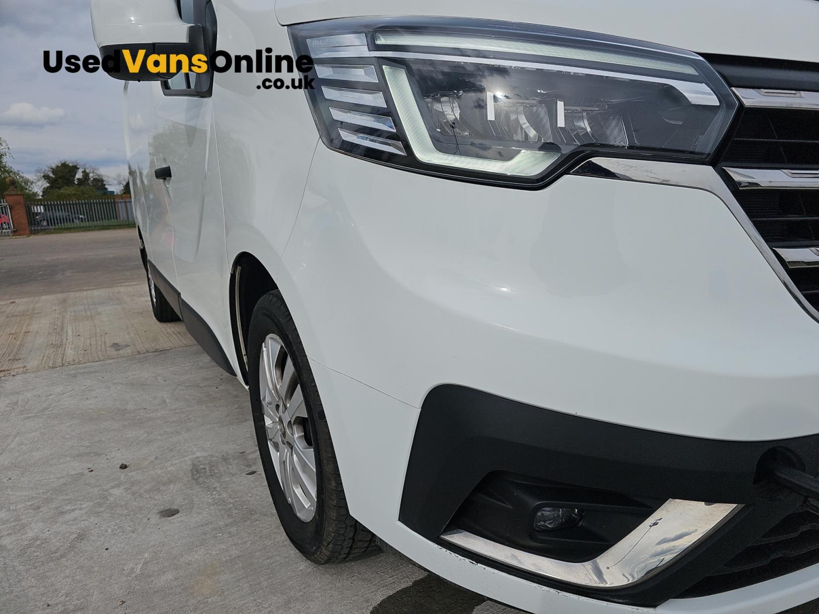 Renault Trafic 2.0 dCi Blue 30 Sport Panel Van 5dr Diesel Manual LWB Euro 6 (s/s) (130 ps)