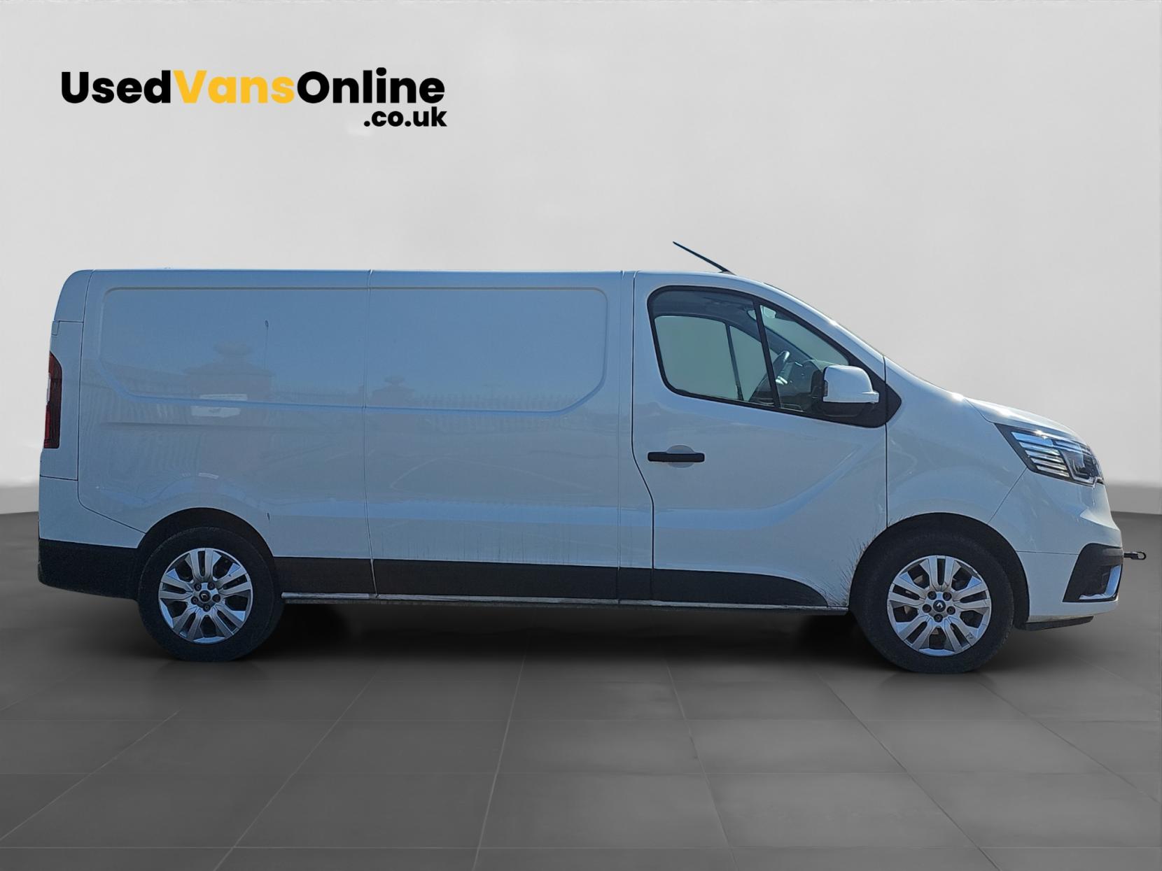 Renault Trafic 2.0 dCi Blue 30 Sport Panel Van 5dr Diesel Manual LWB Euro 6 (s/s) (130 ps)