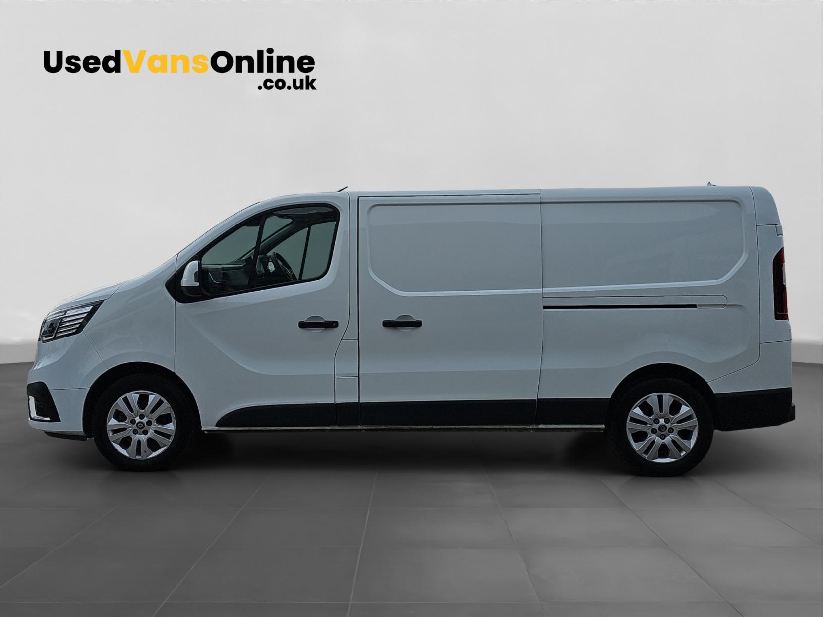 Renault Trafic 2.0 dCi Blue 30 Sport Panel Van 5dr Diesel Manual LWB Euro 6 (s/s) (130 ps)