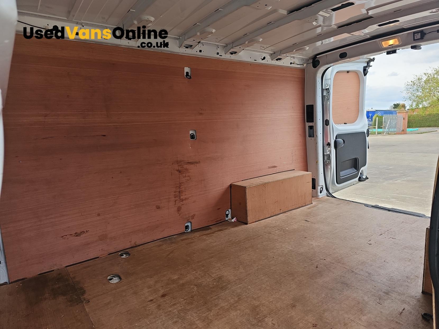 Renault Trafic 2.0 dCi Blue 30 Sport Panel Van 5dr Diesel Manual LWB Euro 6 (s/s) (130 ps)
