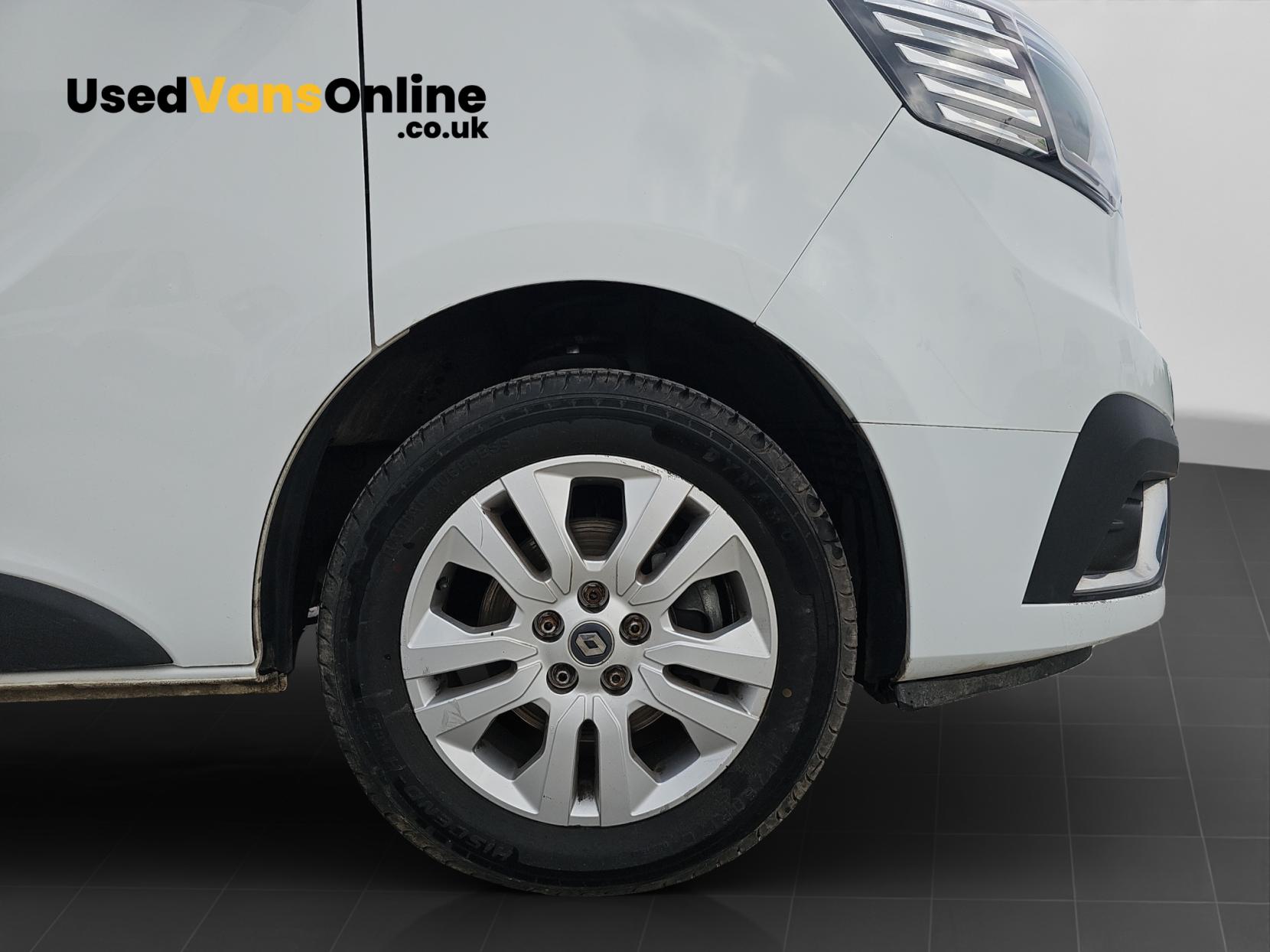Renault Trafic 2.0 dCi Blue 30 Sport Panel Van 5dr Diesel Manual LWB Euro 6 (s/s) (130 ps)