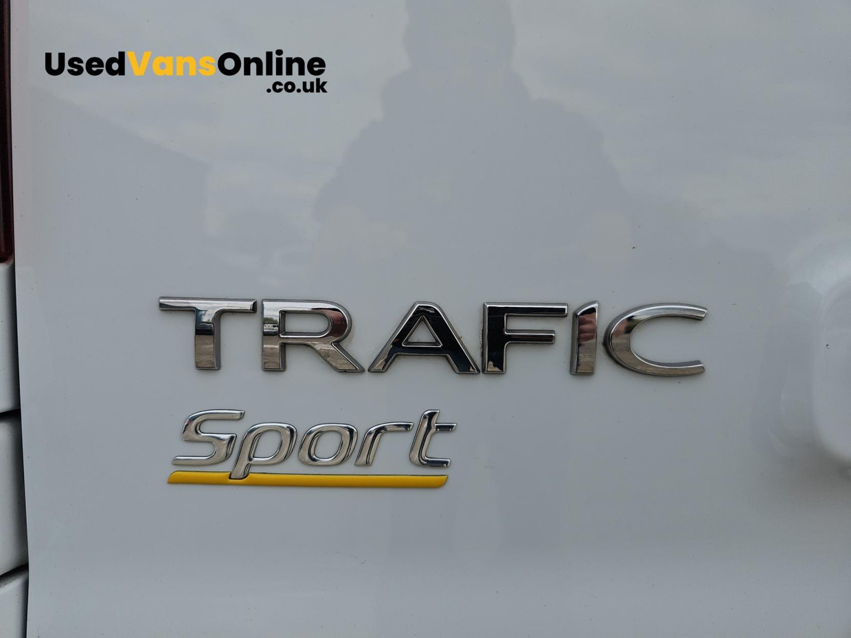 Renault Trafic 2.0 dCi Blue 30 Sport Panel Van 5dr Diesel Manual LWB Euro 6 (s/s) (130 ps)