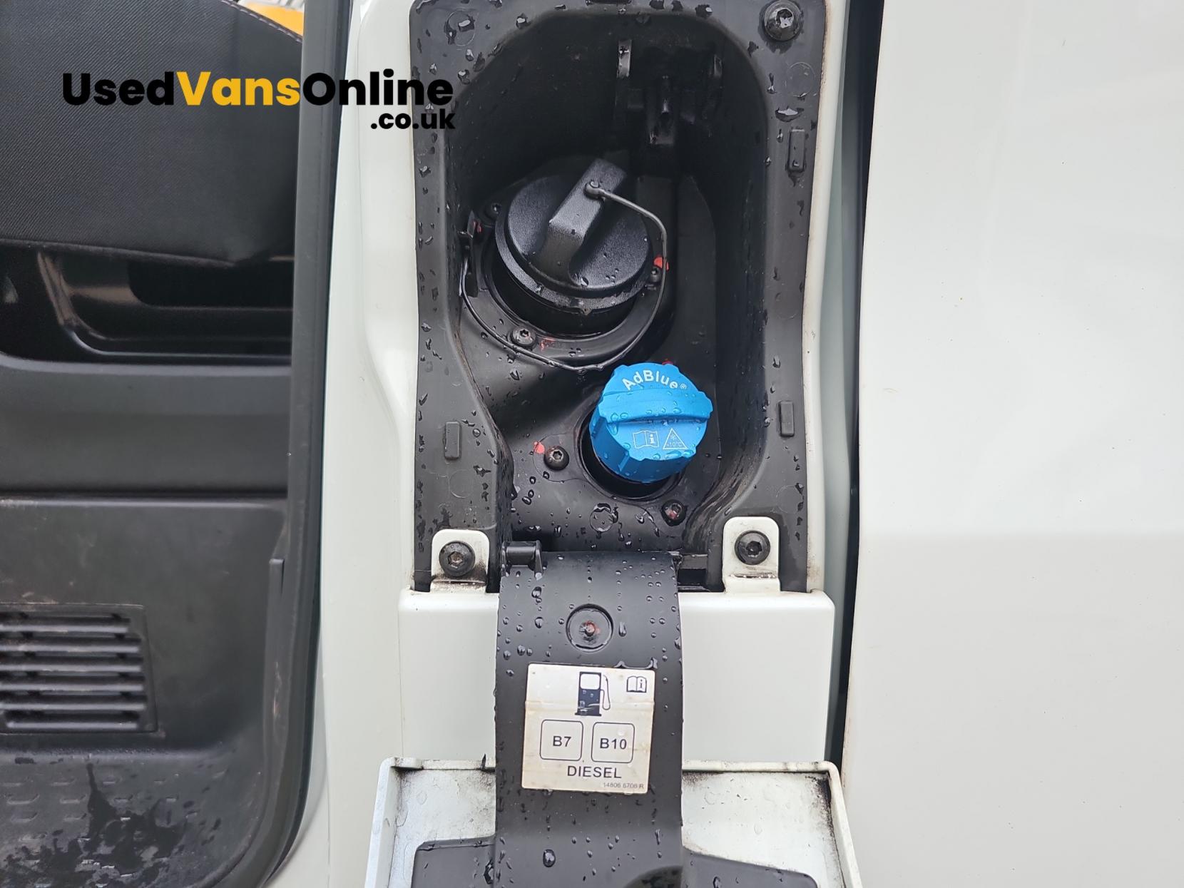 Renault Trafic 2.0 dCi Blue 30 Sport Panel Van 5dr Diesel Manual LWB Euro 6 (s/s) (130 ps)