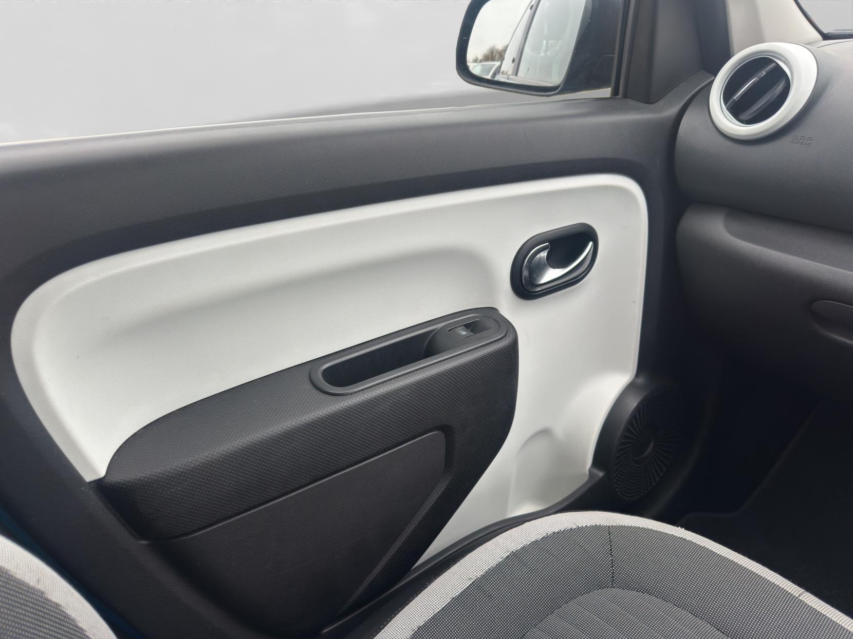 Renault Twingo 0.9 TCe ENERGY Dynamique Hatchback 5dr Petrol Manual Euro 6 (s/s) (90 ps)